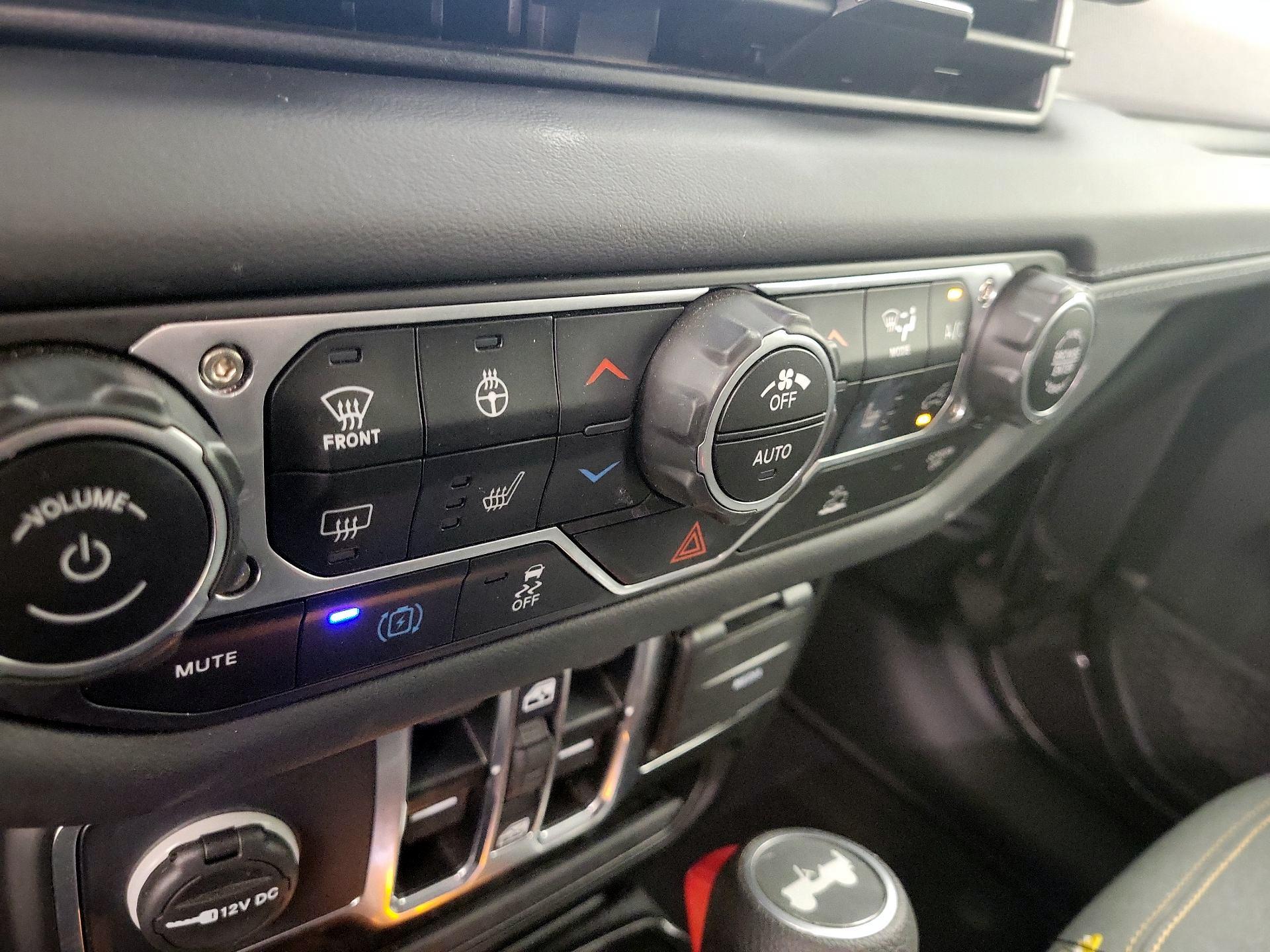 Thumbnail: 2025 Jeep Wrangler - 16