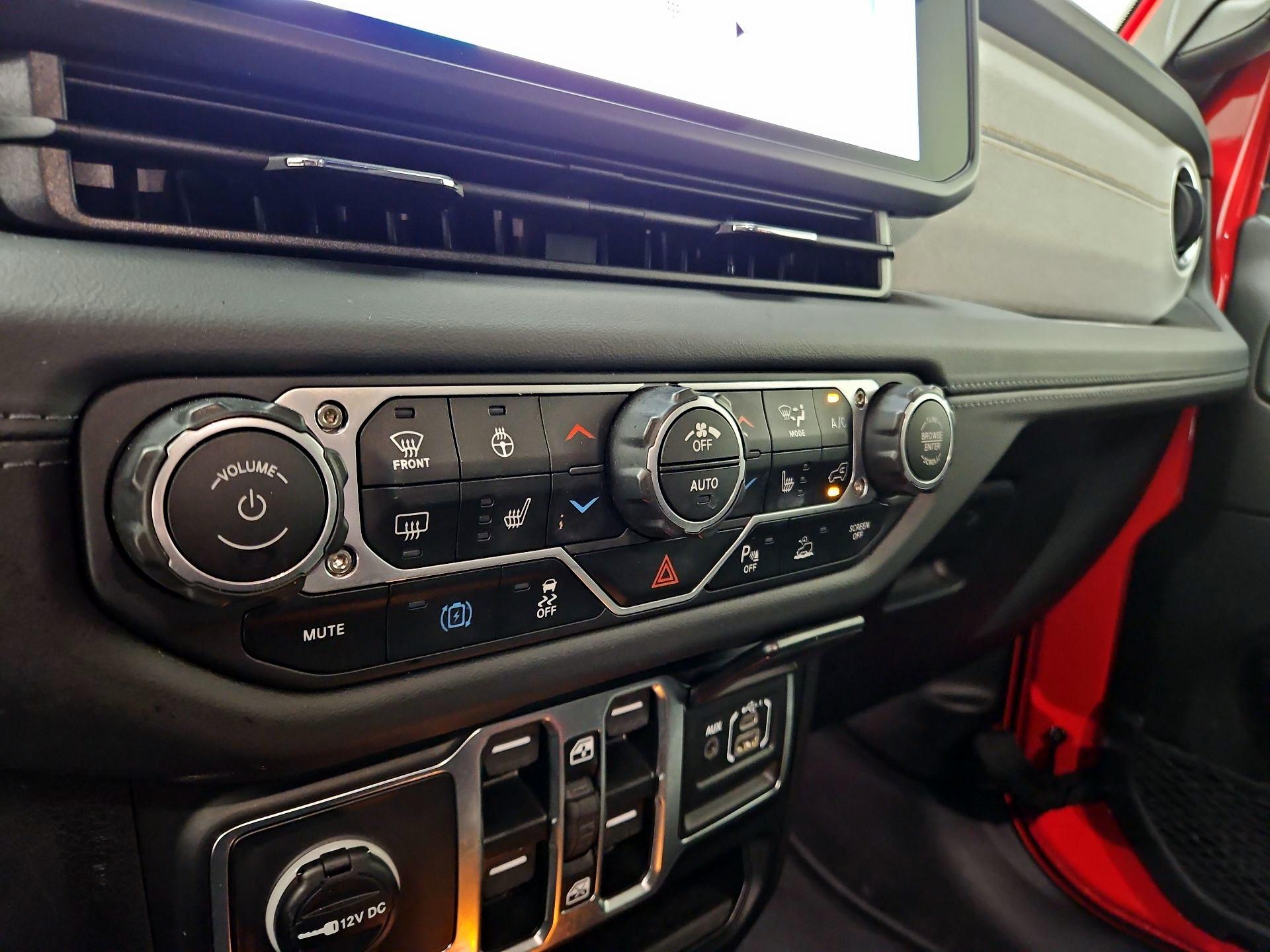Thumbnail: 2025 Jeep Wrangler - 16