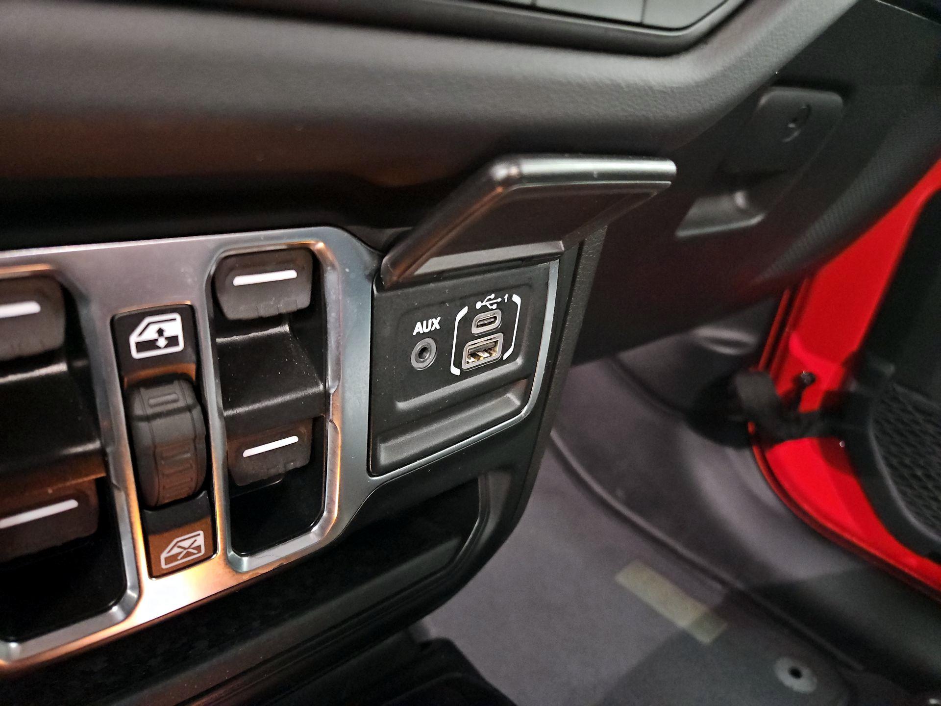 Thumbnail: 2025 Jeep Wrangler - 18