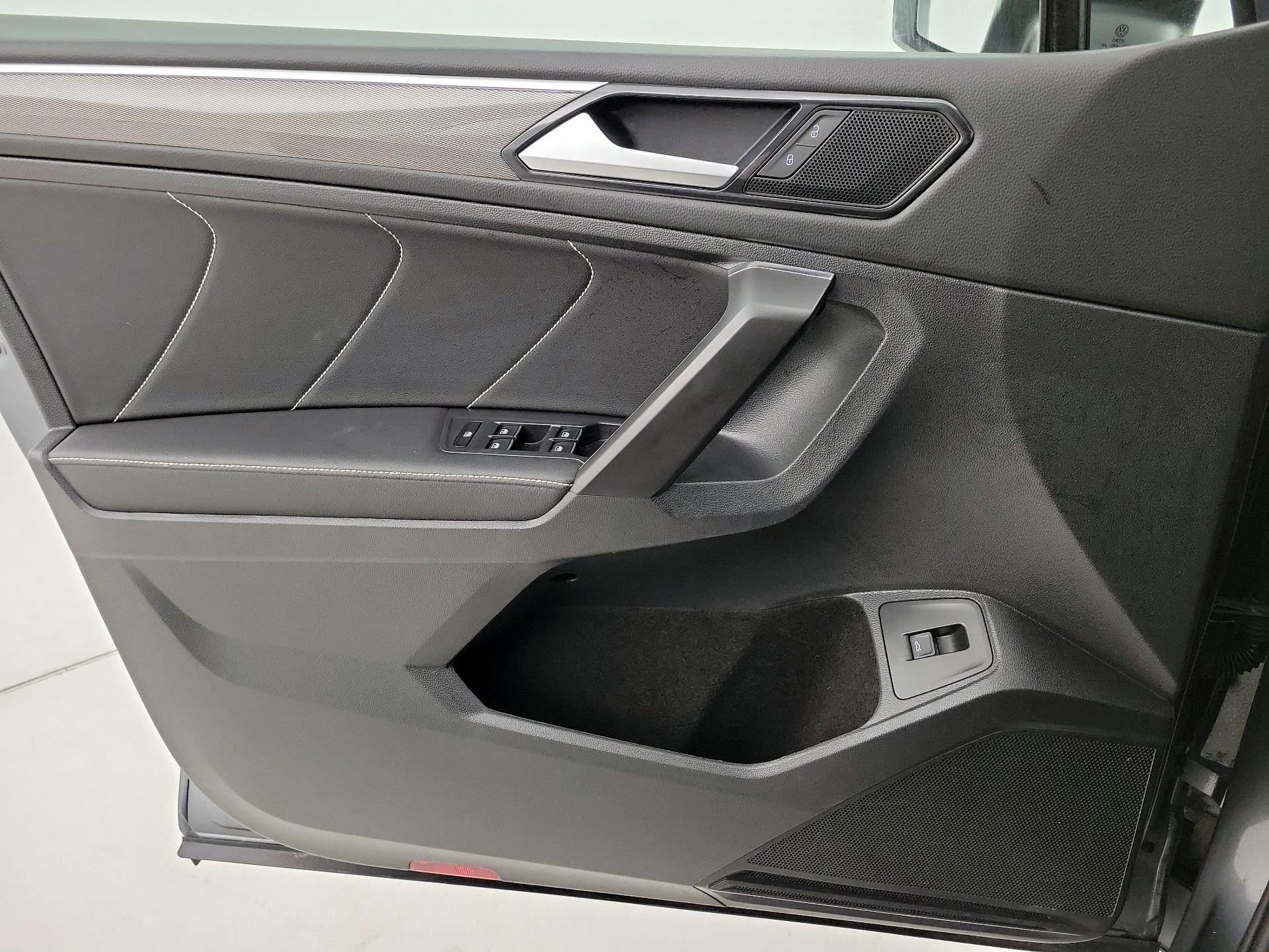 Thumbnail: 2022 Volkswagen Tiguan - 12
