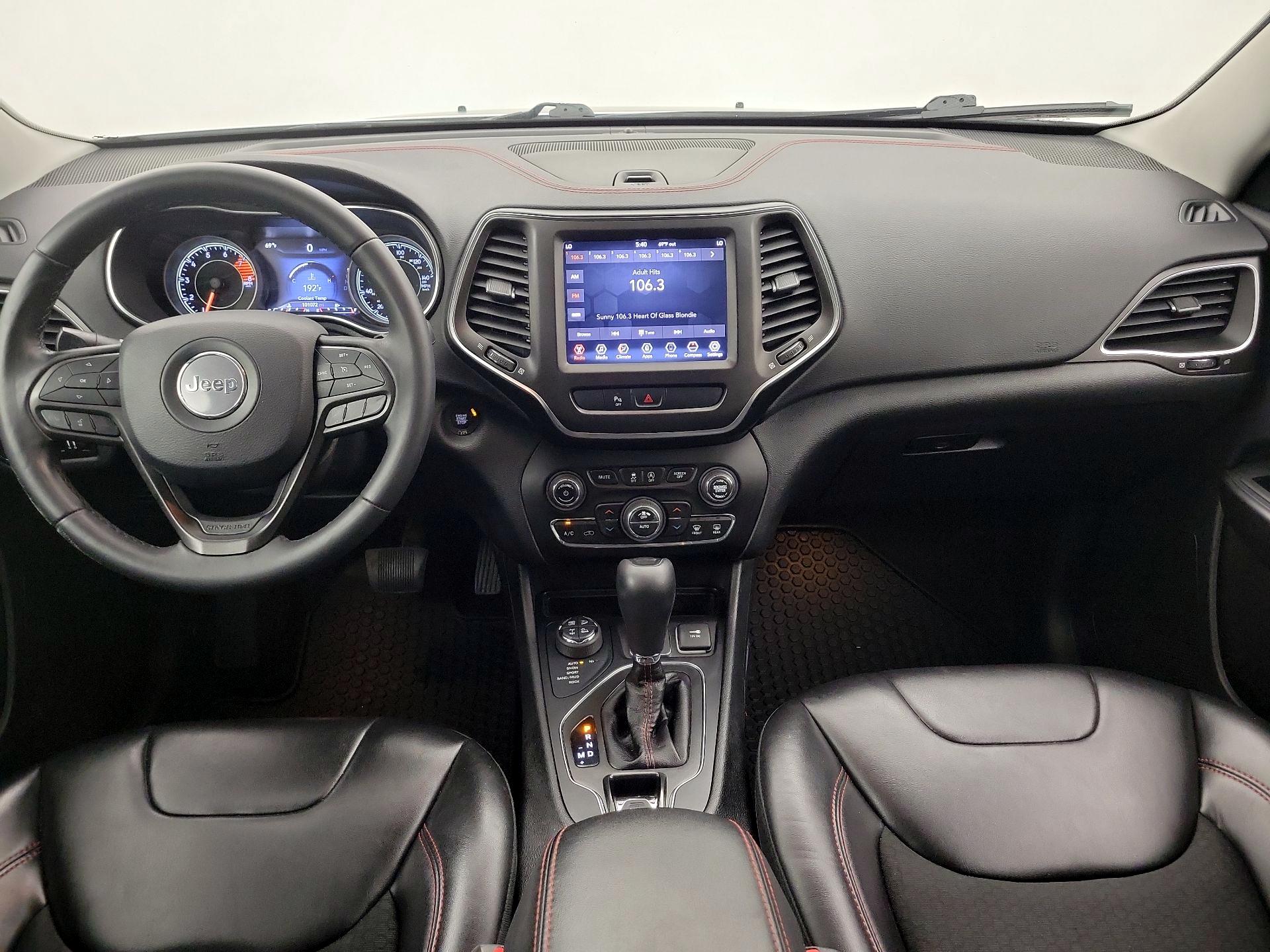 Thumbnail: 2019 Jeep Cherokee - 9