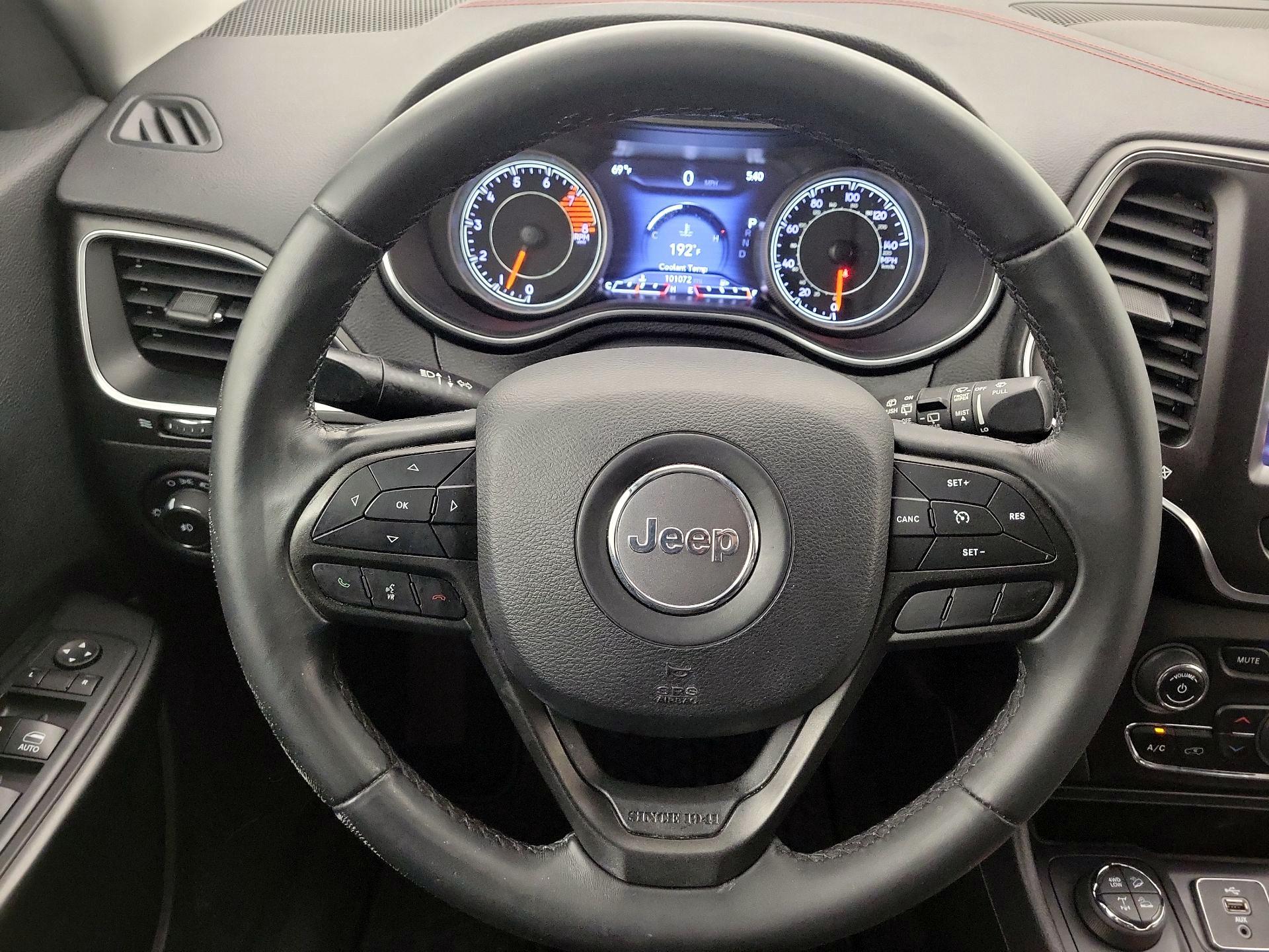 Thumbnail: 2019 Jeep Cherokee - 10