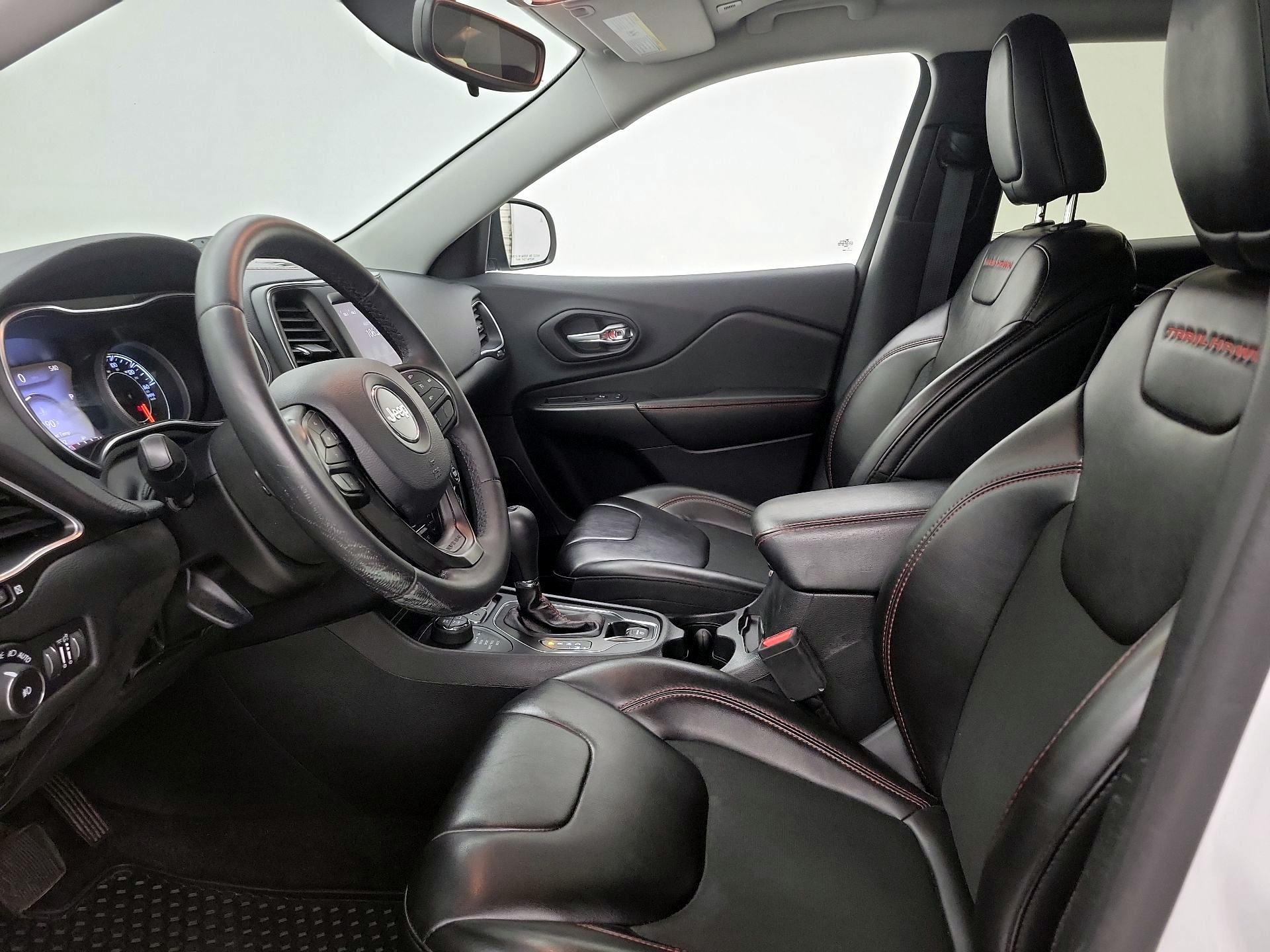 Thumbnail: 2019 Jeep Cherokee - 11
