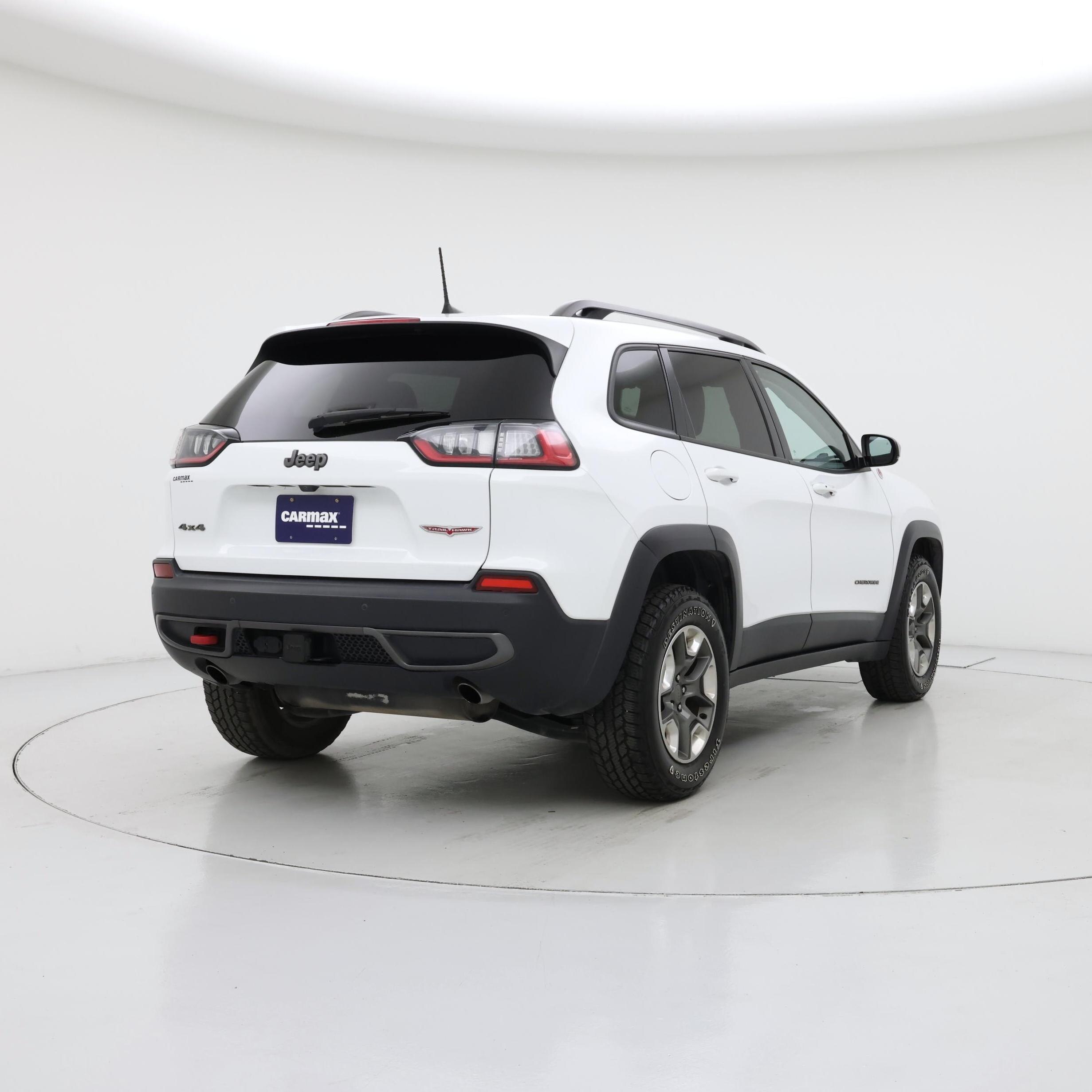 Thumbnail: 2019 Jeep Cherokee - 8