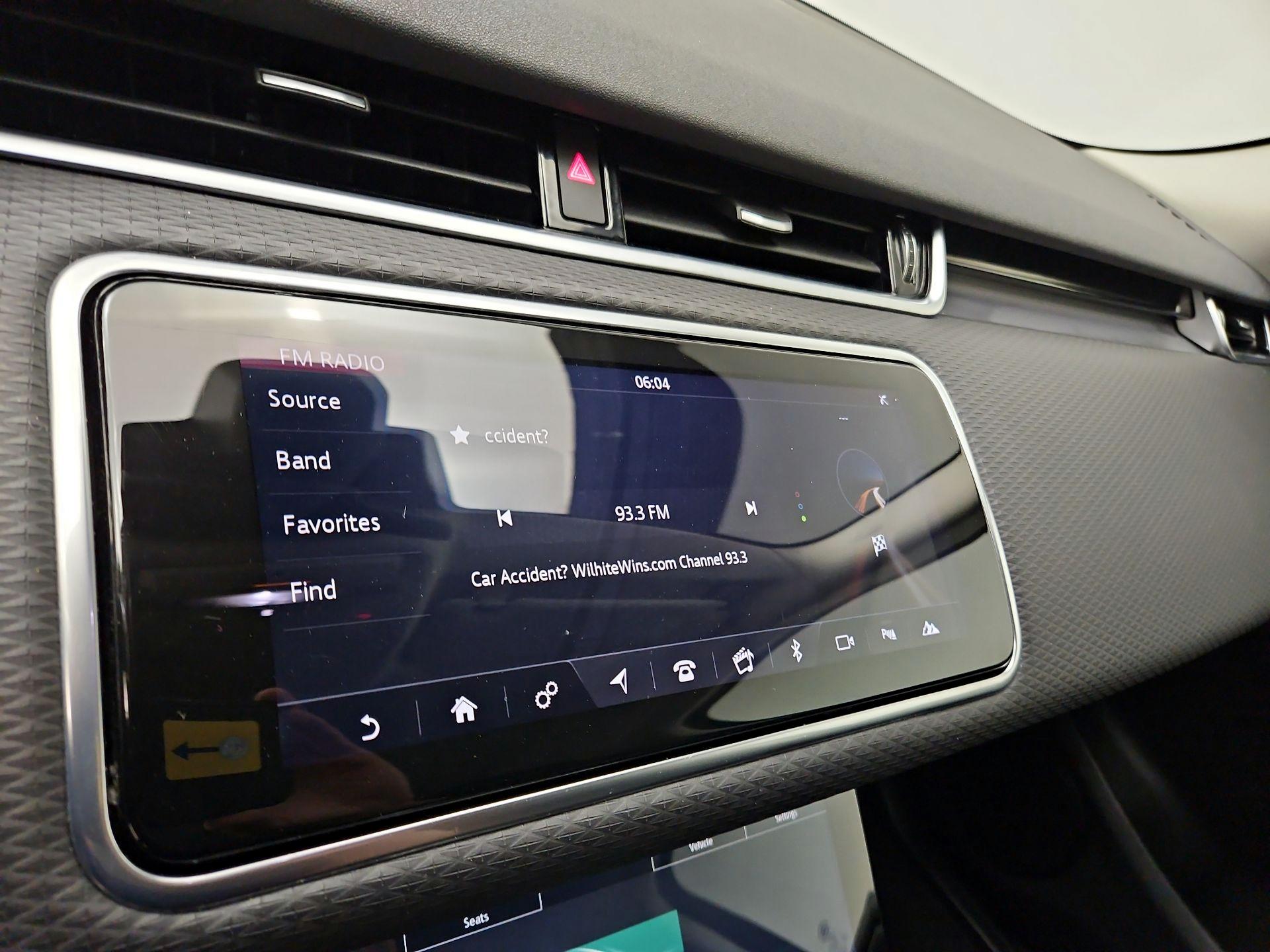 Thumbnail: 2020 Land Rover Range Rover Evoque - 15