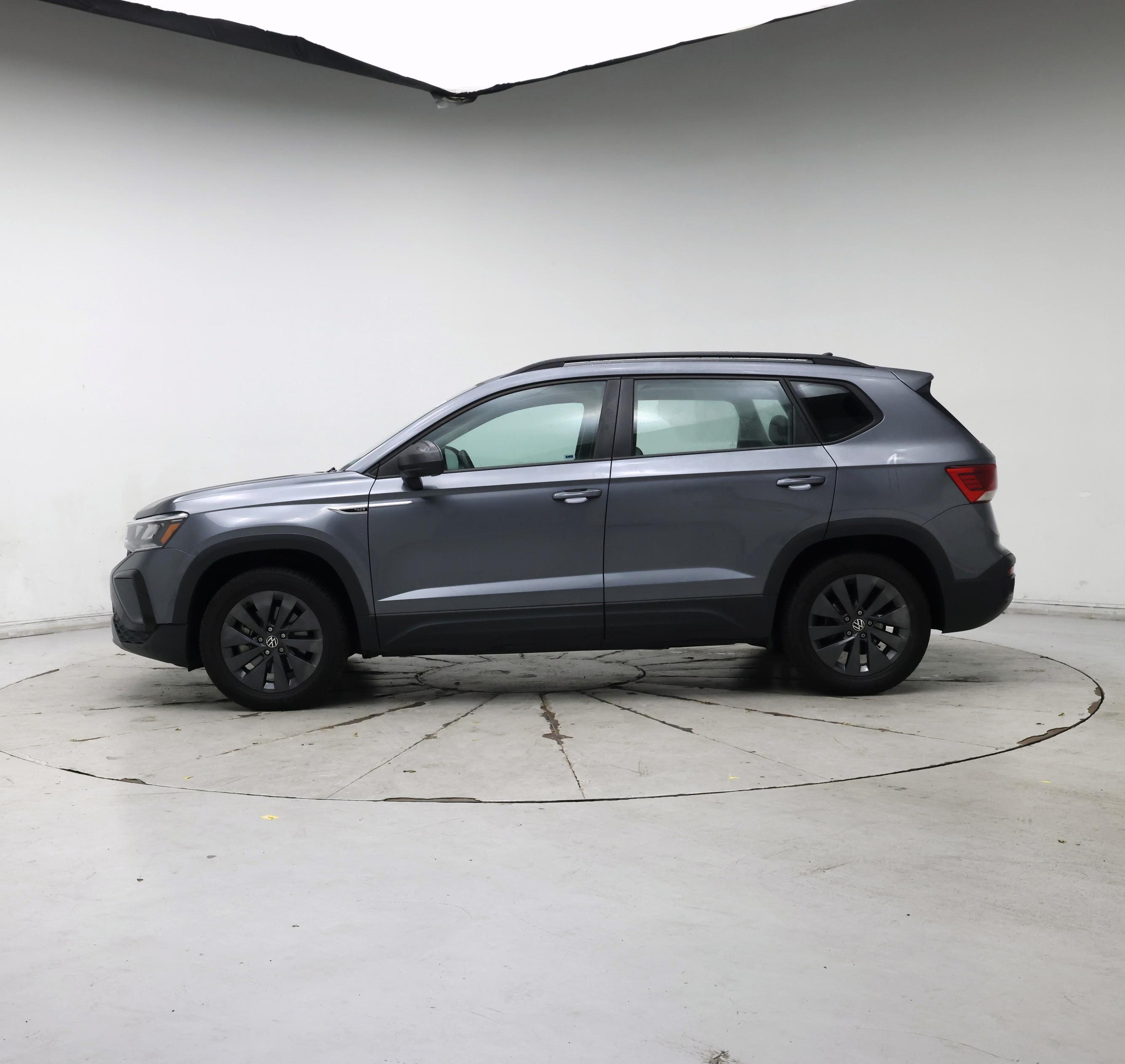 Thumbnail: 2022 Volkswagen Taos - 3