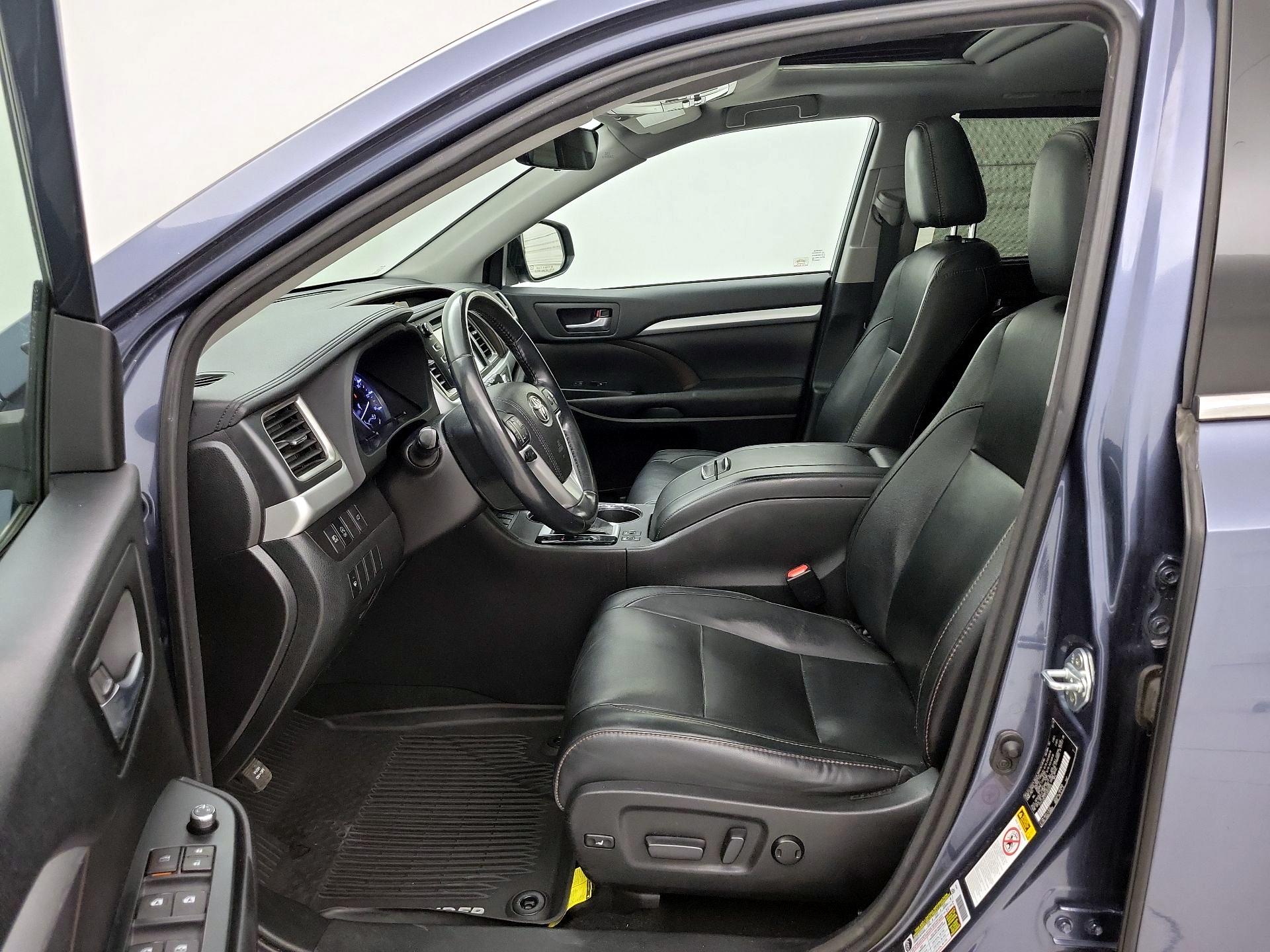 Thumbnail: 2018 Toyota Highlander - 11