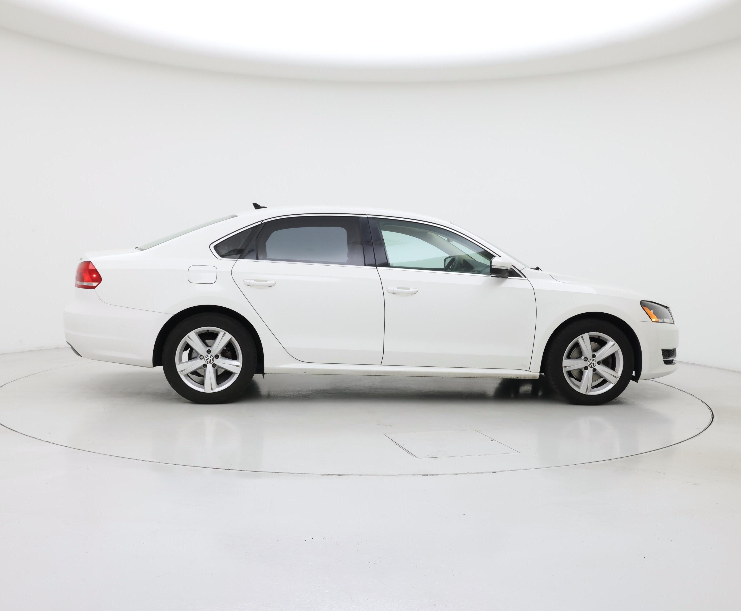 Thumbnail: 2015 Volkswagen Passat - 7