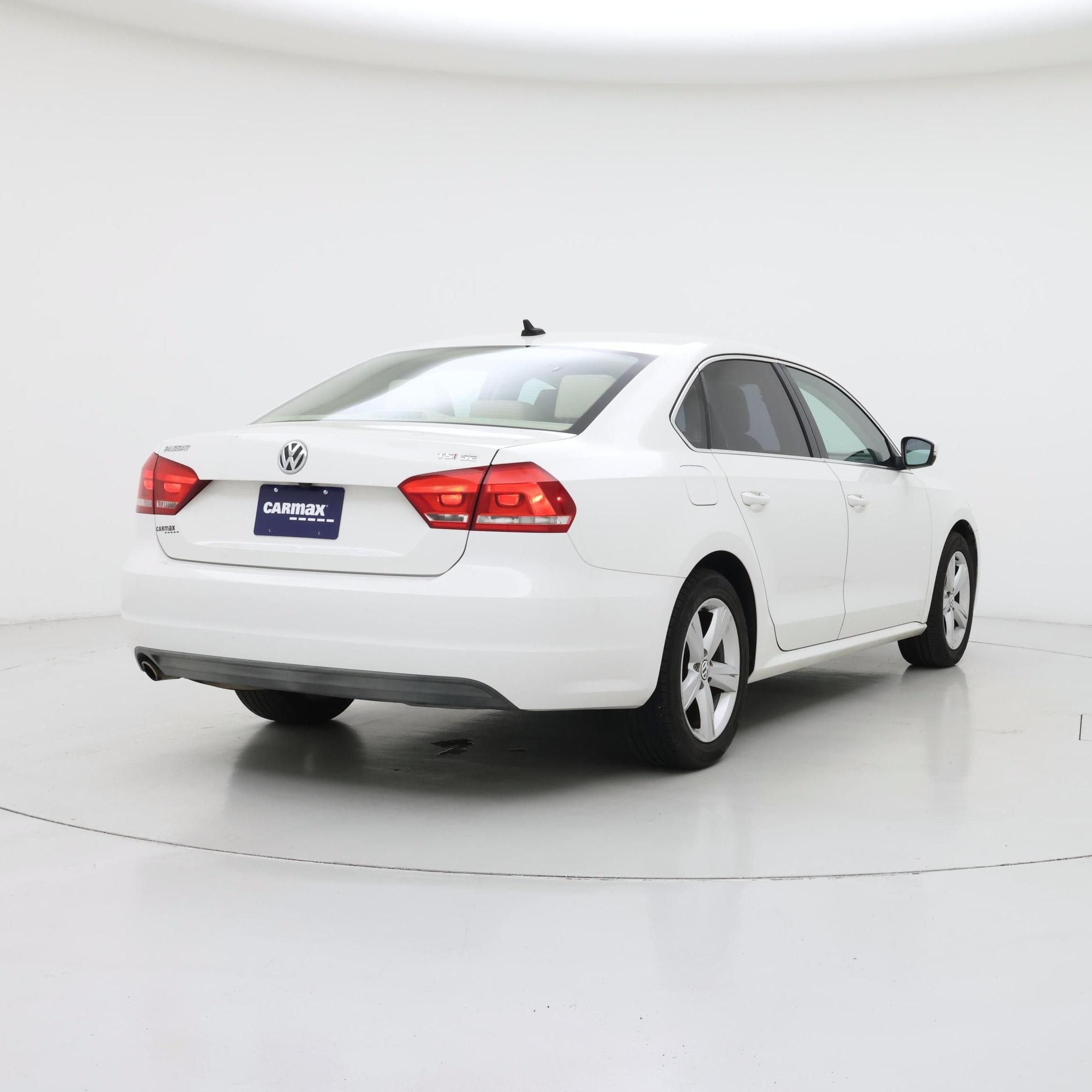 Thumbnail: 2015 Volkswagen Passat - 8