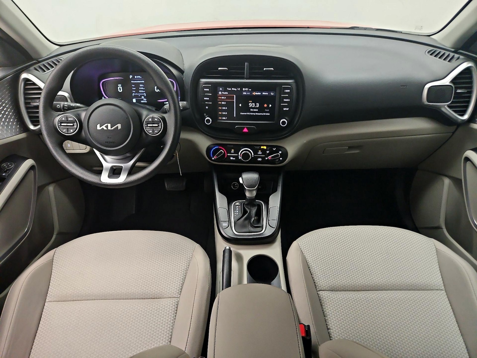 2024 Kia Soul LX - Photo 10