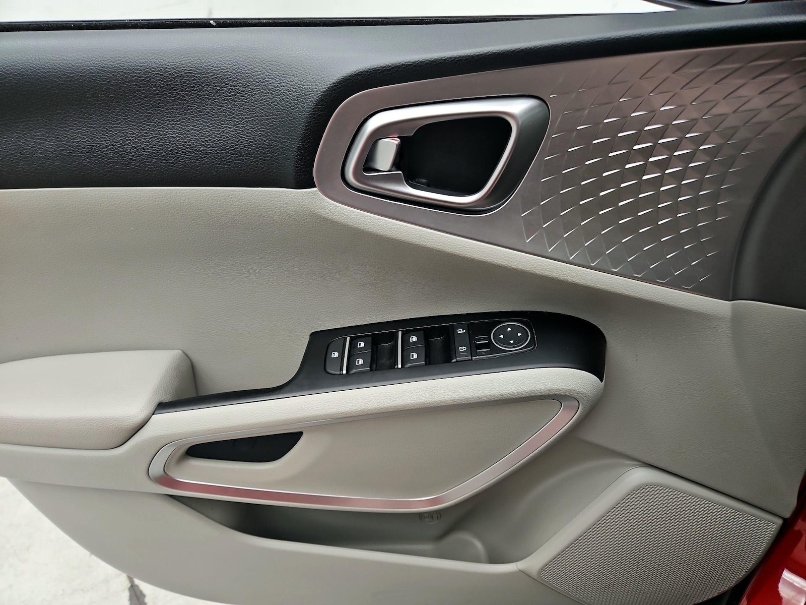 2024 Kia Soul LX - Photo 13