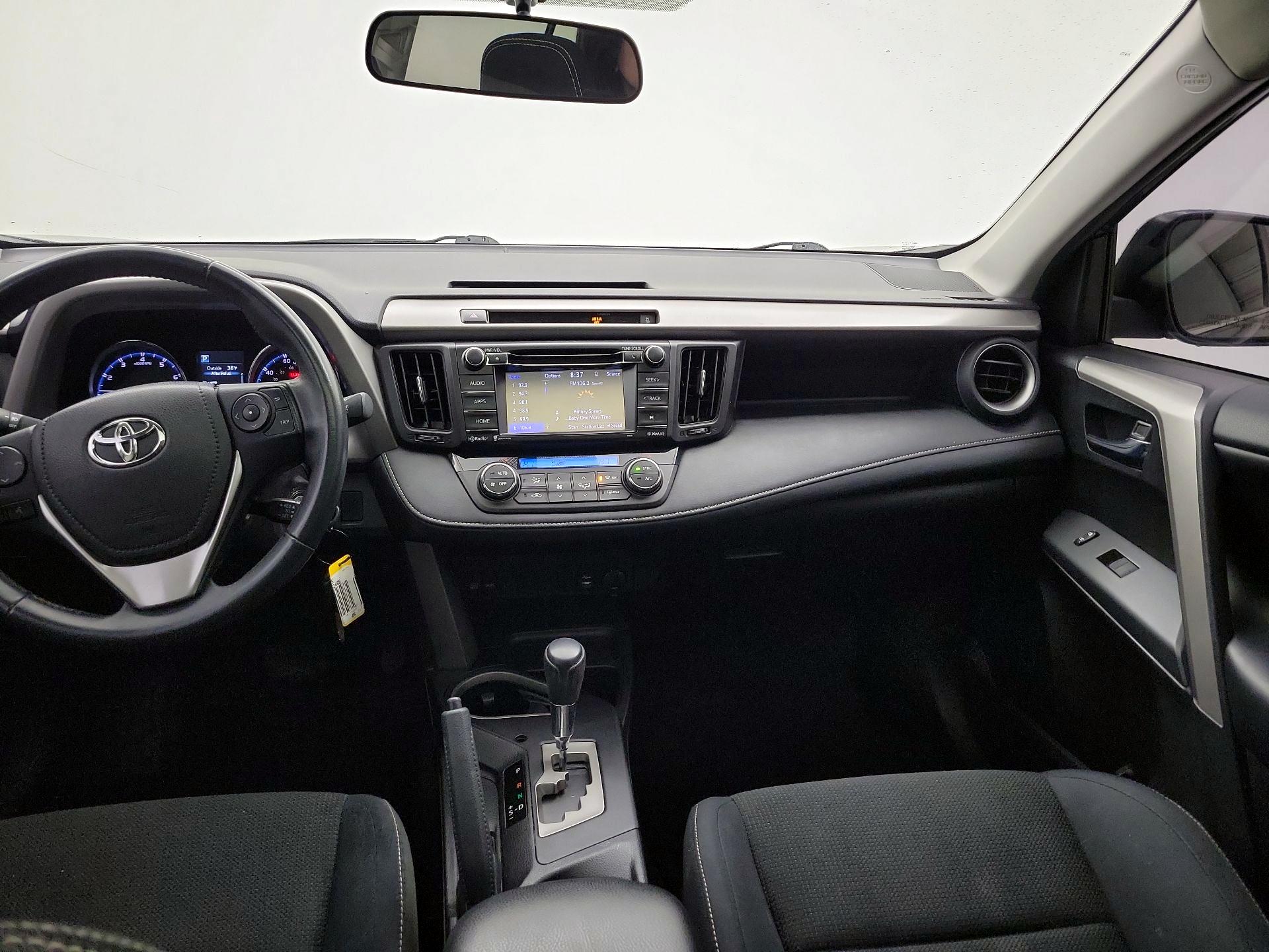 Thumbnail: 2016 Toyota RAV4 - 9