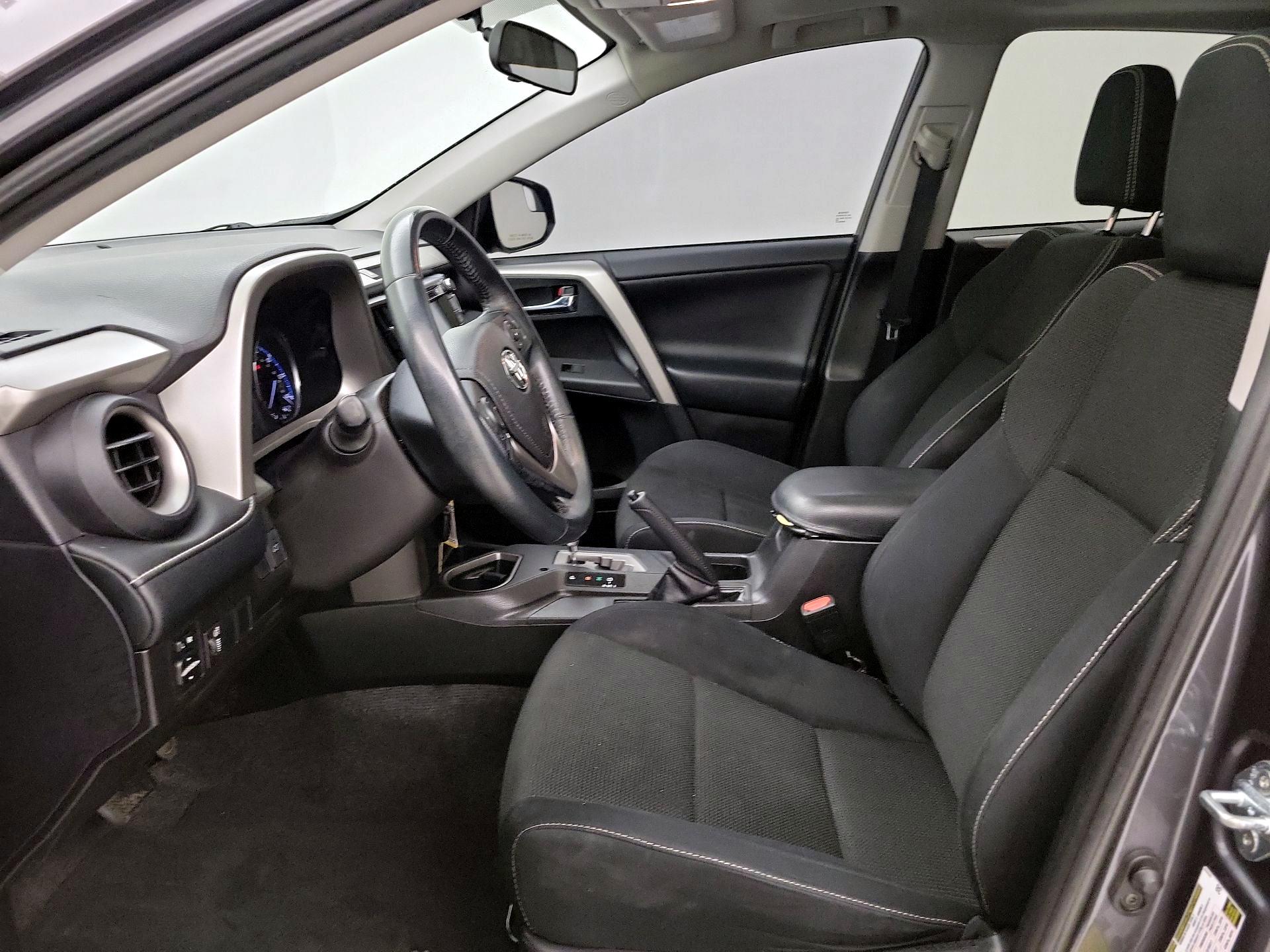 Thumbnail: 2016 Toyota RAV4 - 11