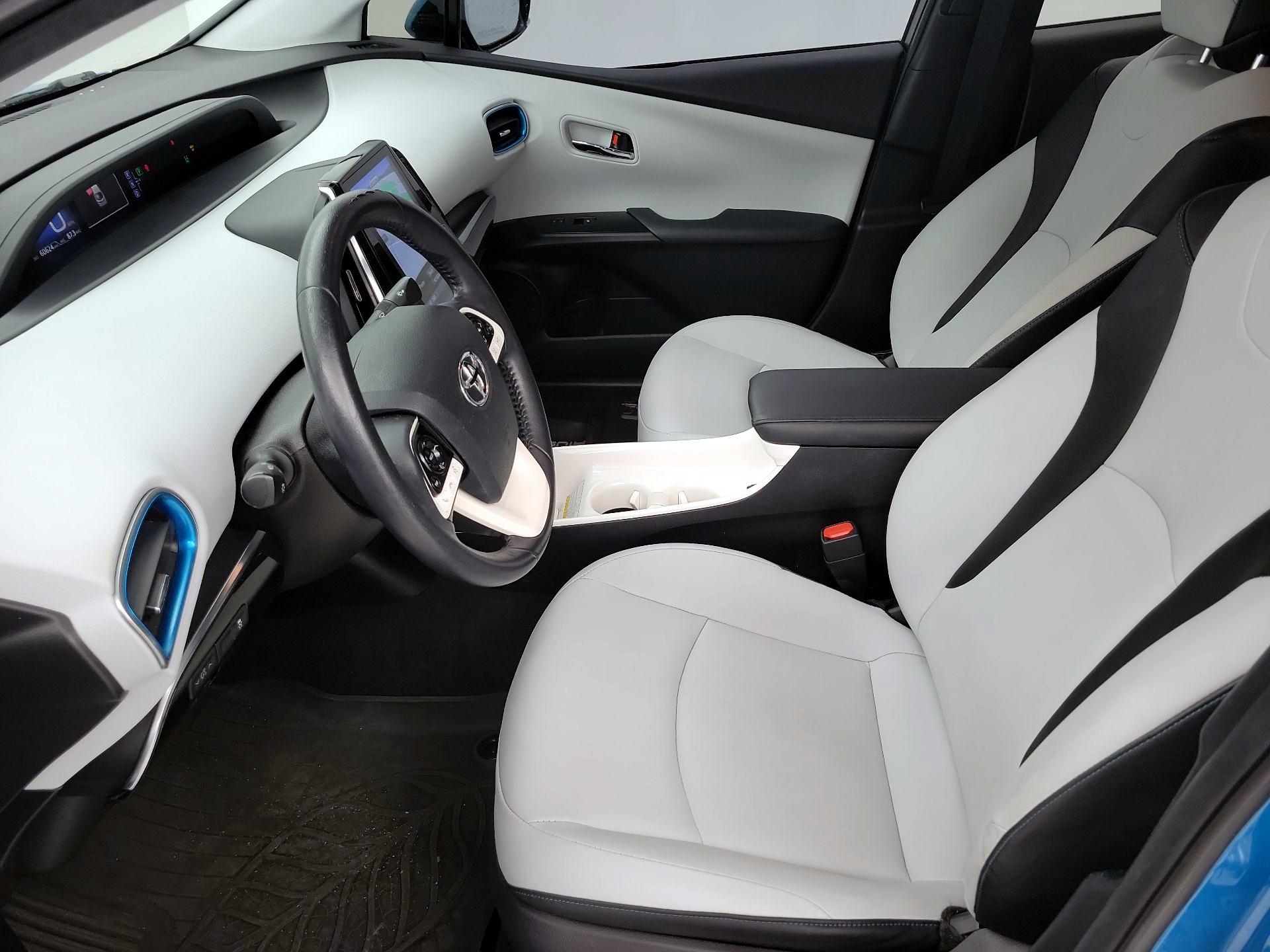 Thumbnail: 2017 Toyota Prius Prime - 11