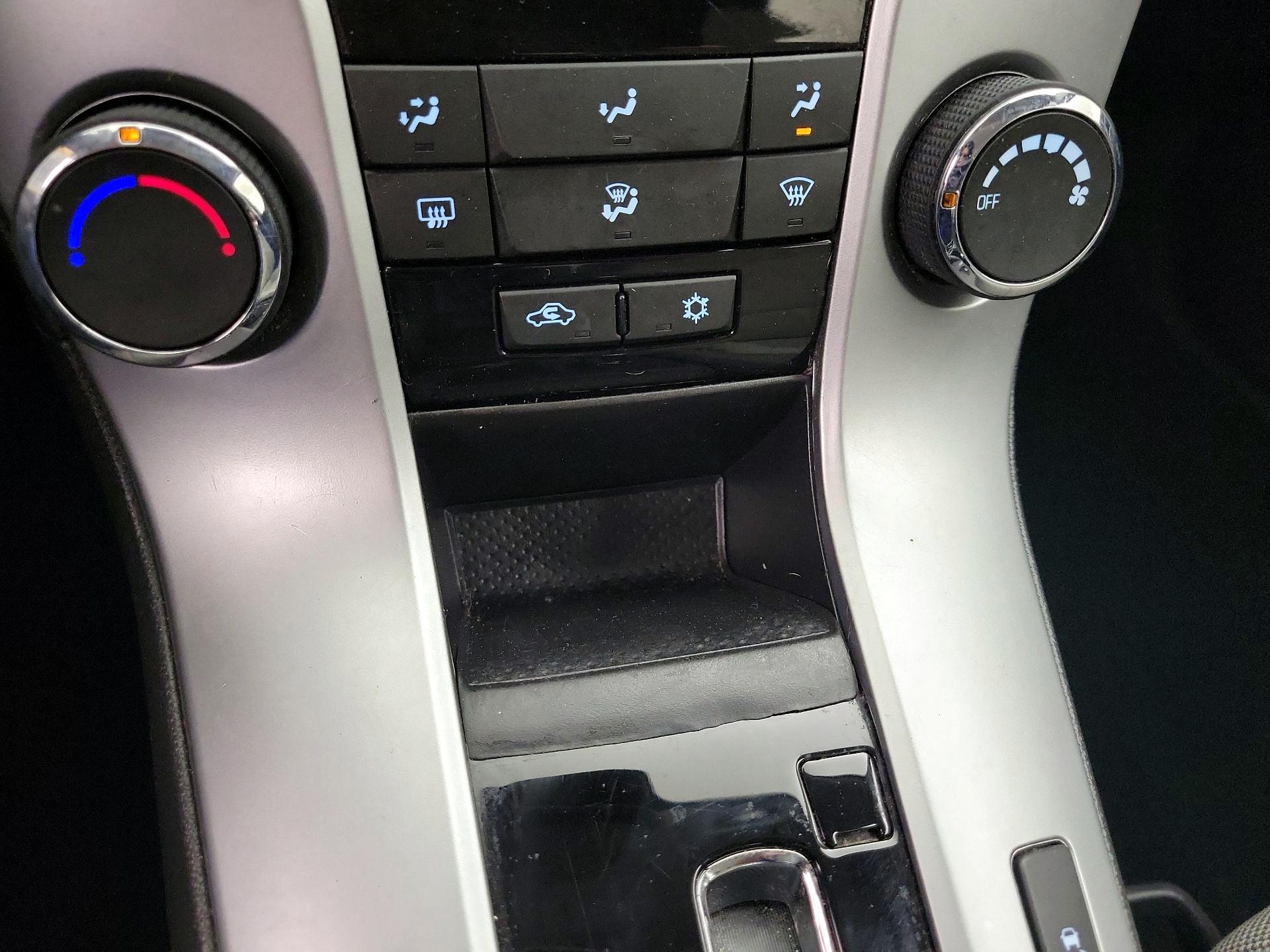 Thumbnail: 2016 Chevrolet Cruze - 16