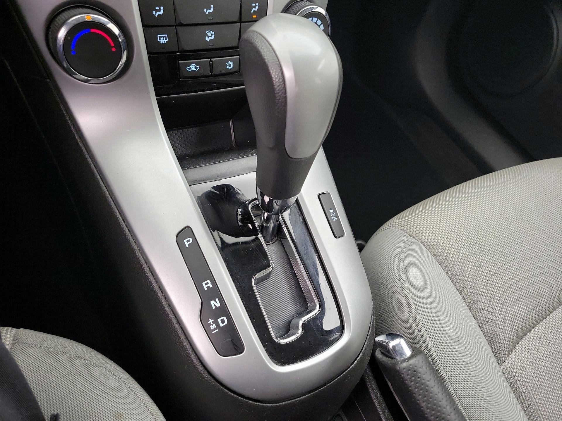 Thumbnail: 2016 Chevrolet Cruze - 17