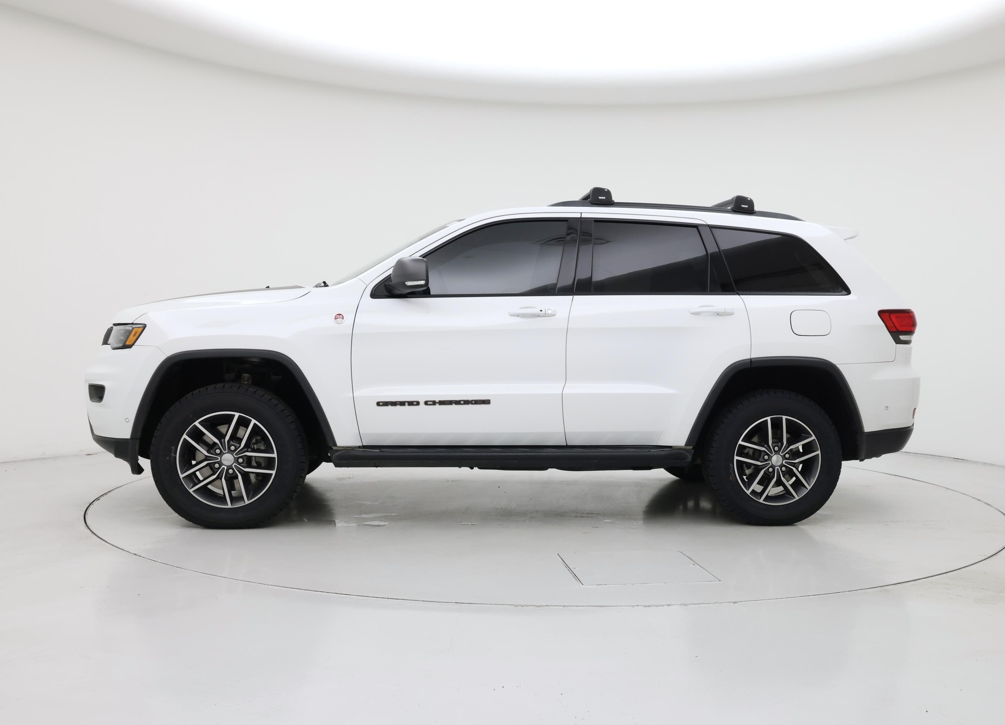 Thumbnail: 2019 Jeep Grand Cherokee - 3