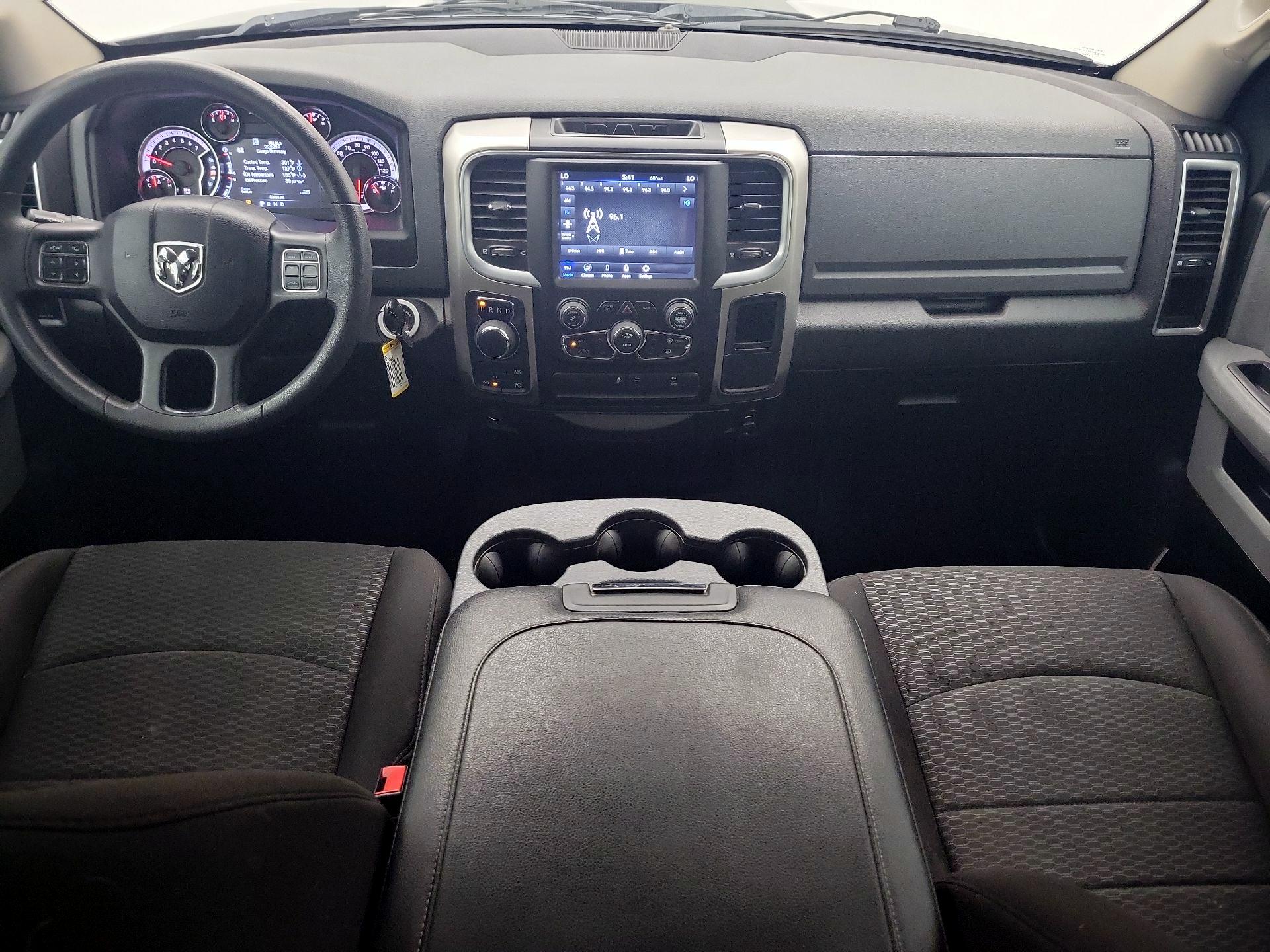 Thumbnail: 2020 RAM 1500 Classic - 9