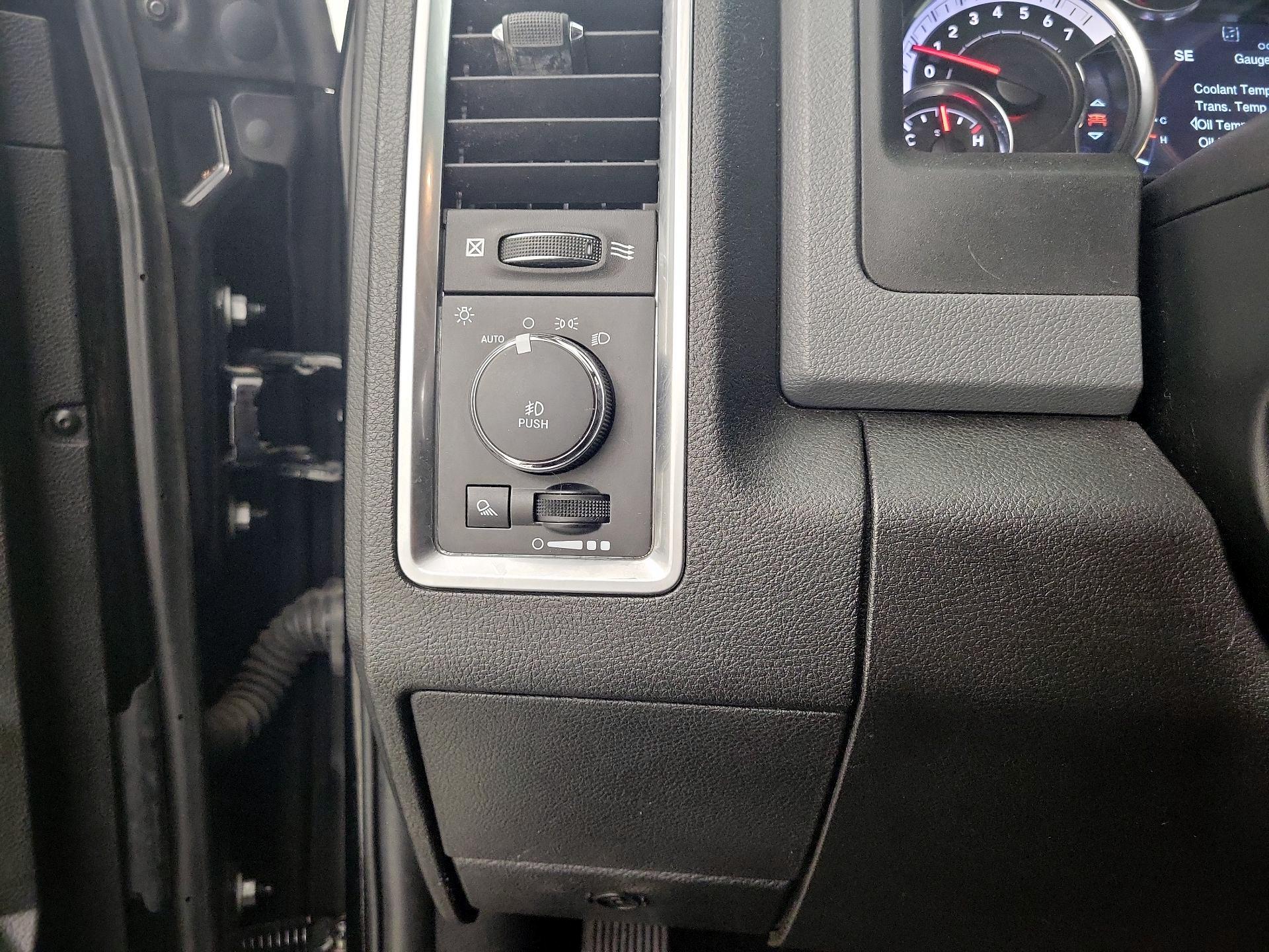Thumbnail: 2020 RAM 1500 Classic - 13