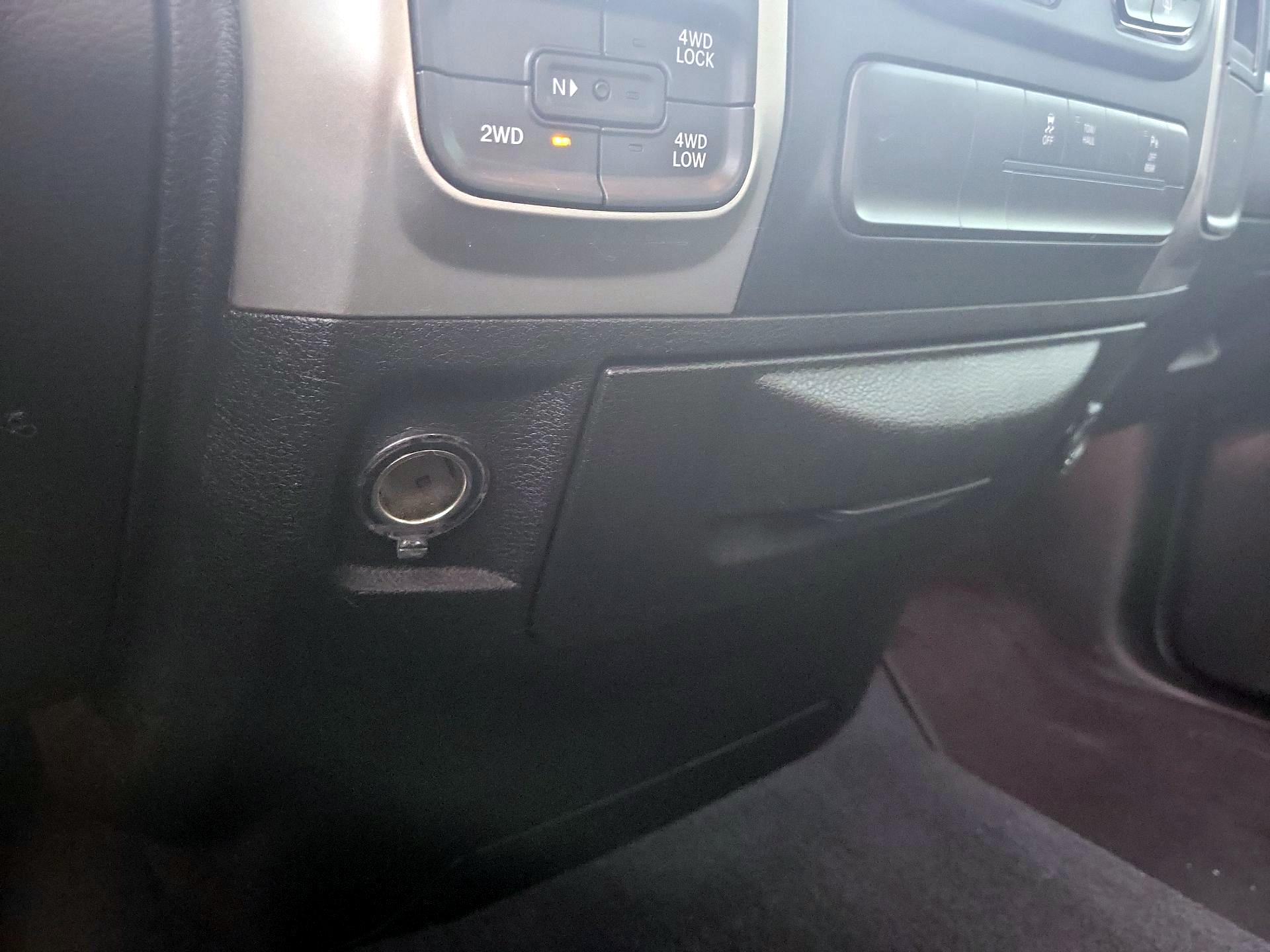 Thumbnail: 2020 RAM 1500 Classic - 18