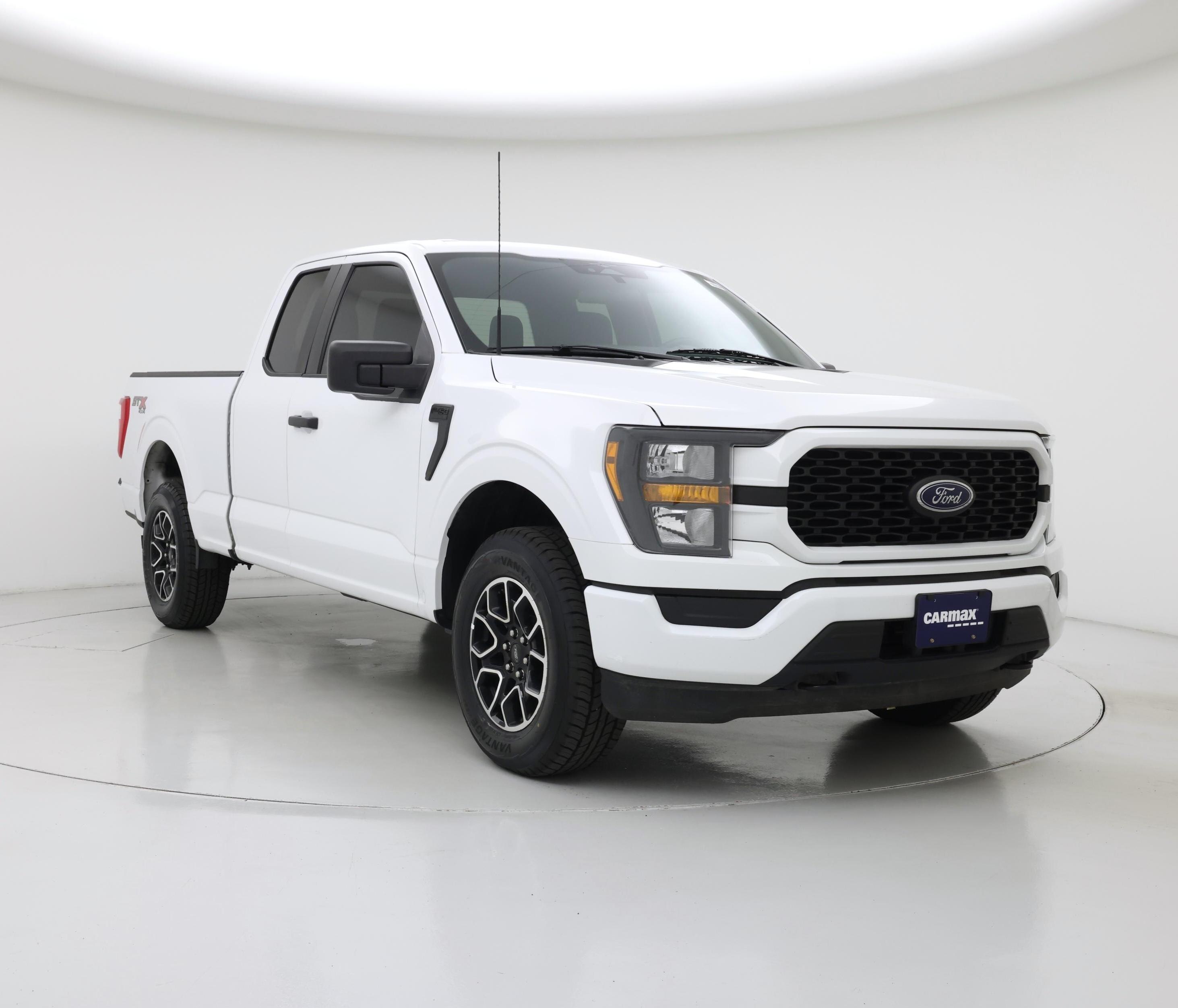 White 2023 Ford F-150 XL SuperCab 4WD Pickup Truck Four-Wheel Drive Automatic