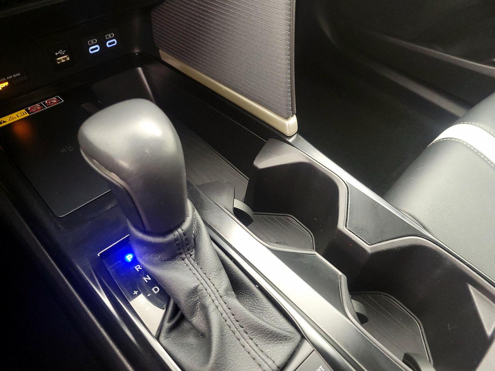2025 Toyota Camry SE - Photo 18