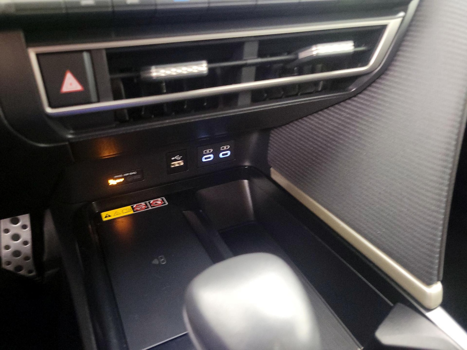 2025 Toyota Camry SE - Photo 19