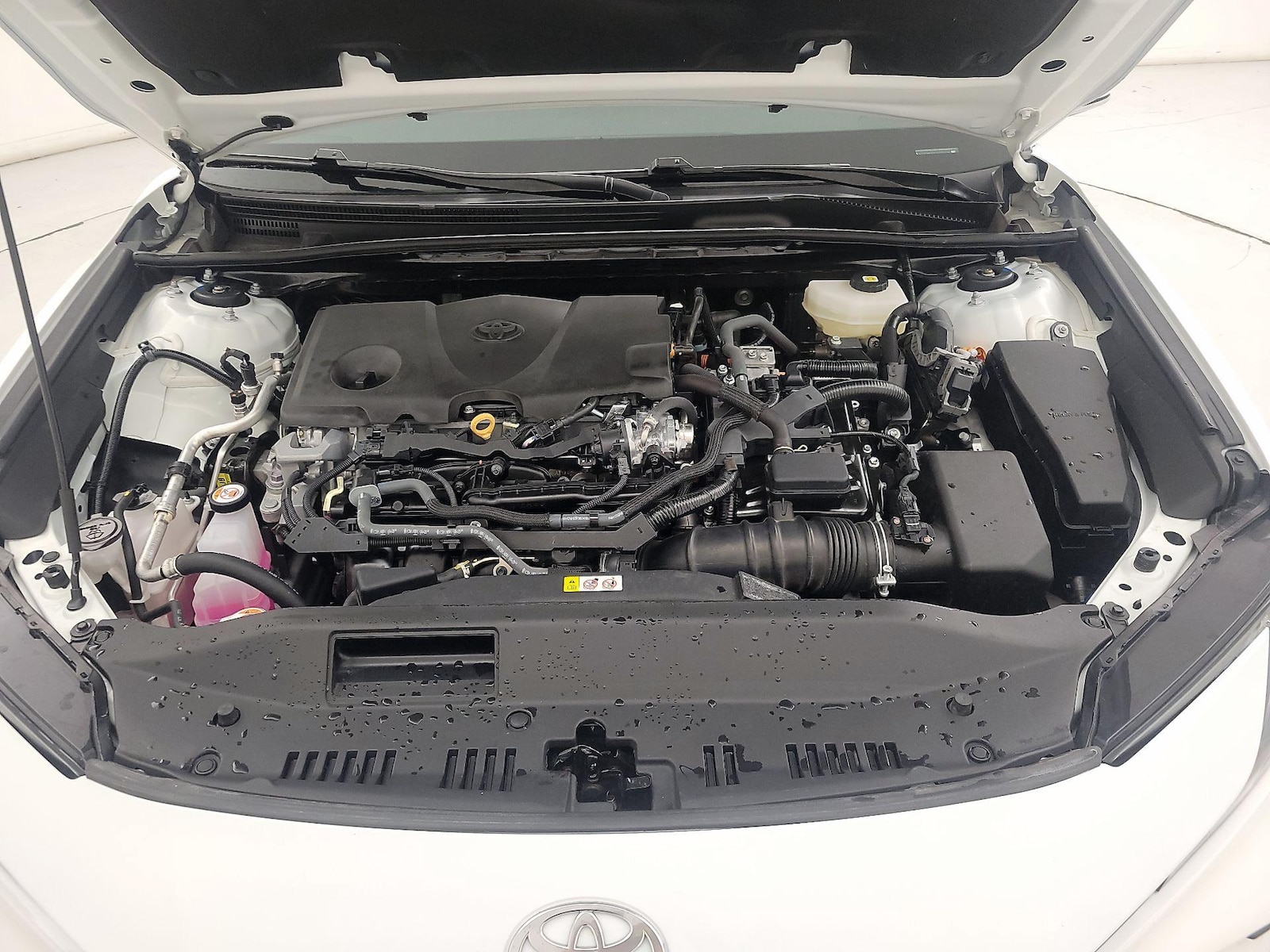 2025 Toyota Camry SE - Photo 22
