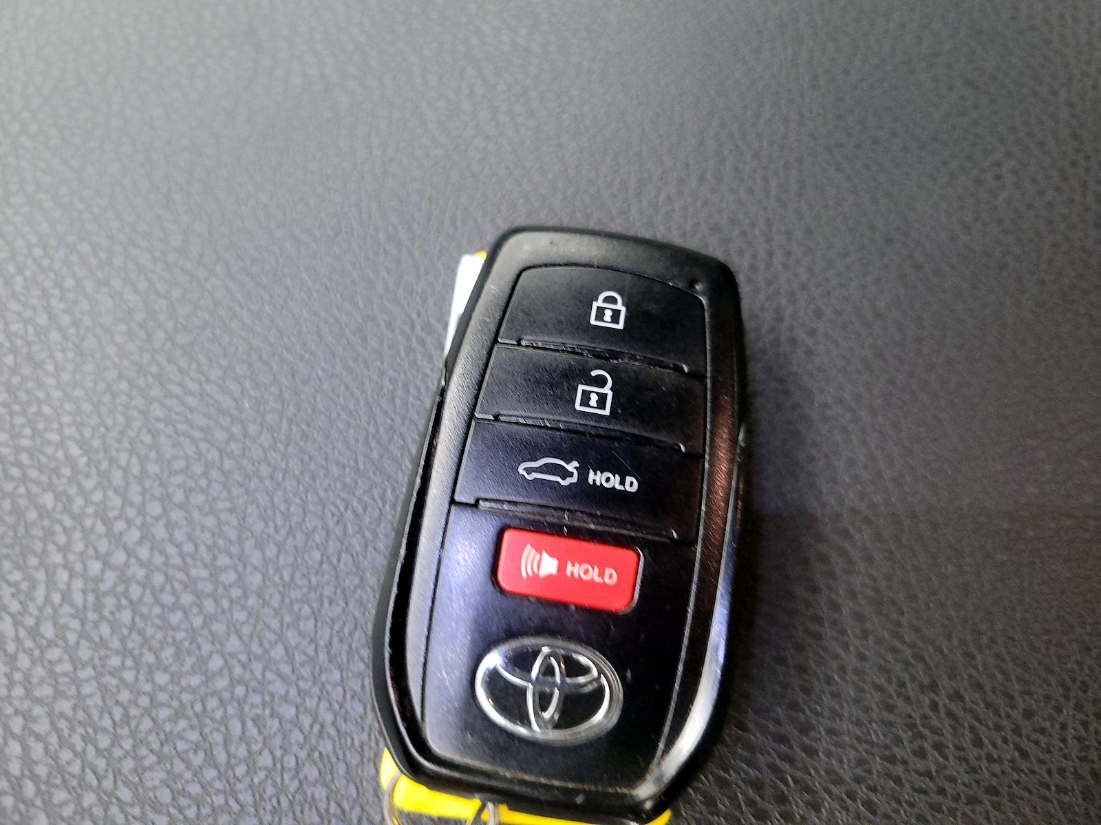 2025 Toyota Camry SE - Photo 23