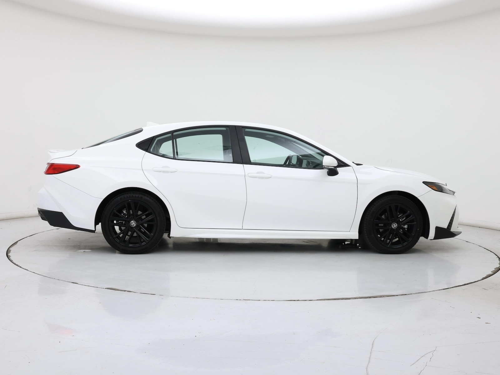 2025 Toyota Camry SE - Photo 8