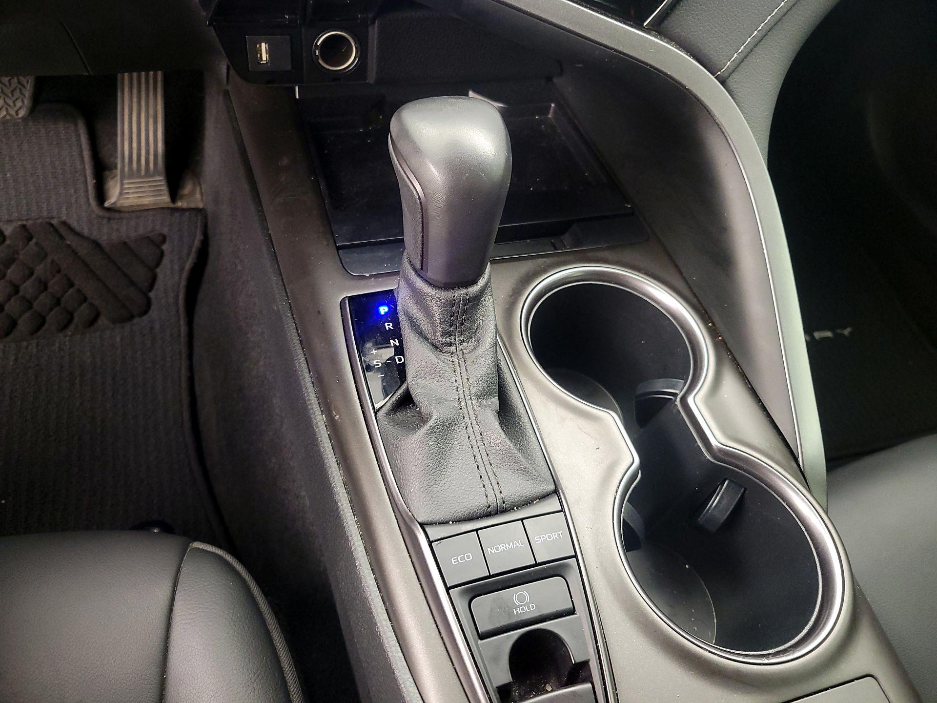 Thumbnail: 2023 Toyota Camry - 17