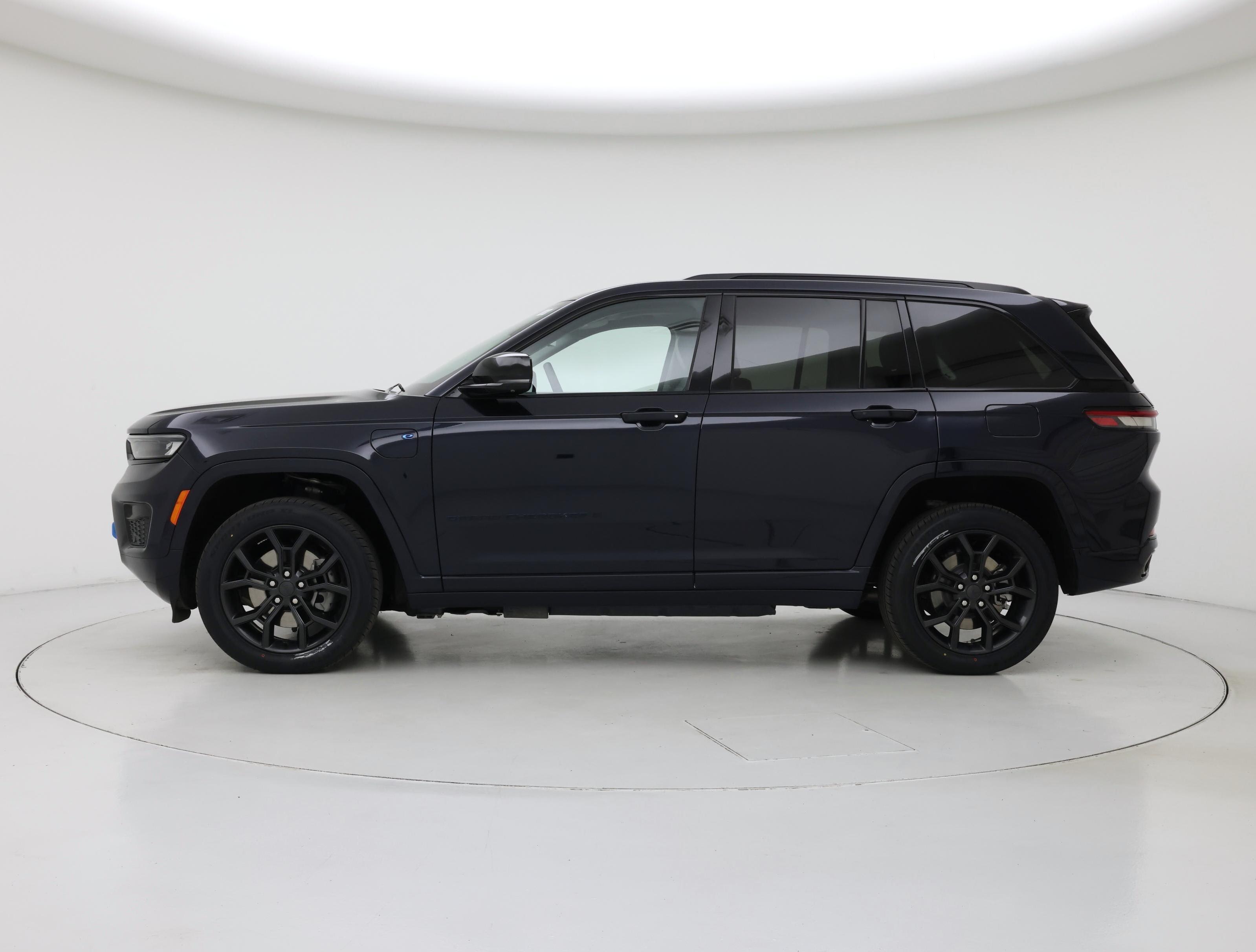 Thumbnail: 2023 Jeep Grand Cherokee - 3