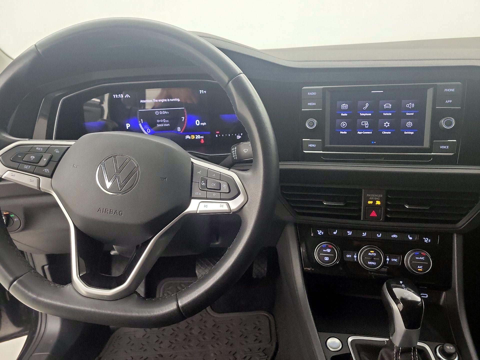 Thumbnail: 2023 Volkswagen Jetta - 9