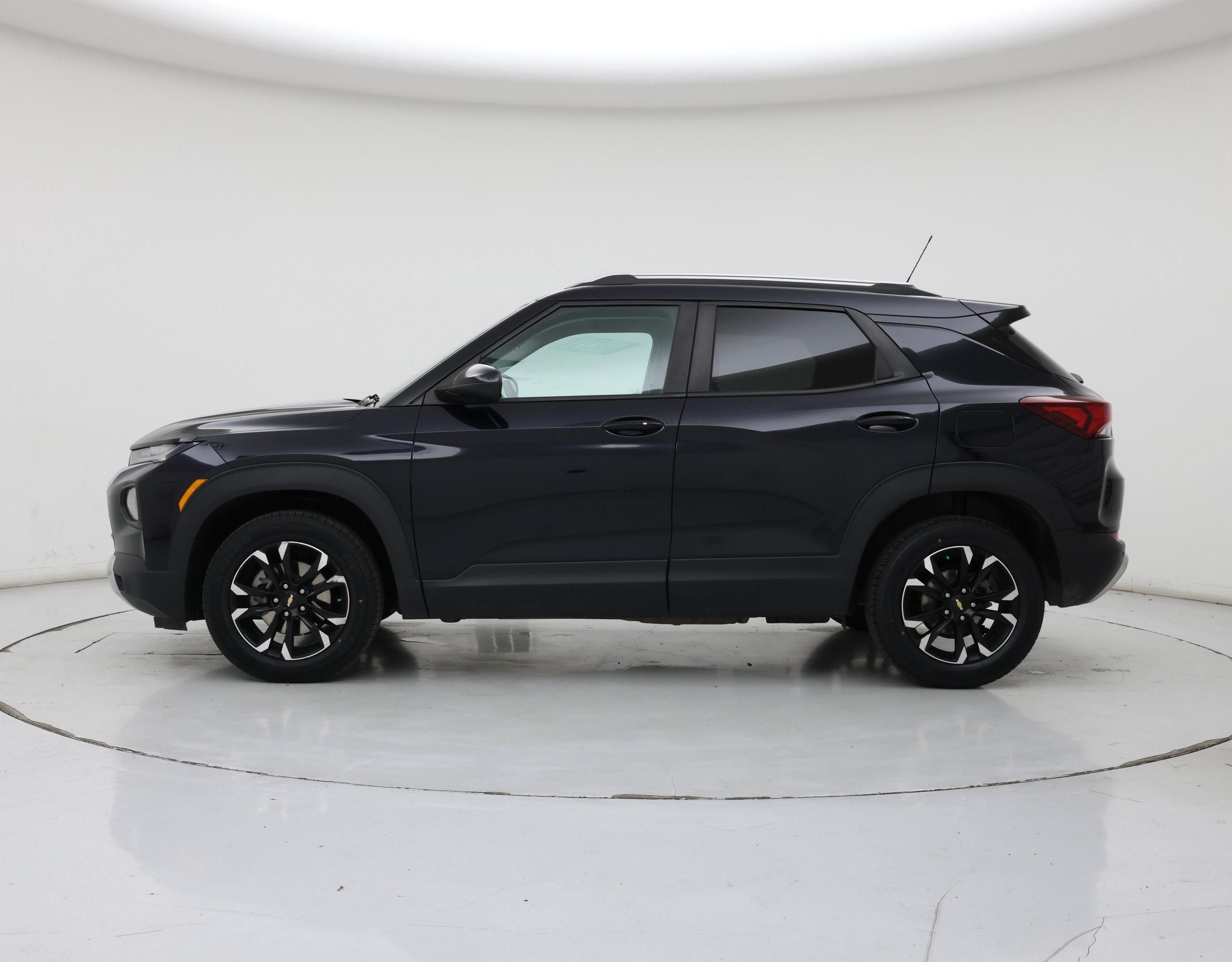 Thumbnail: 2021 Chevrolet TrailBlazer - 3