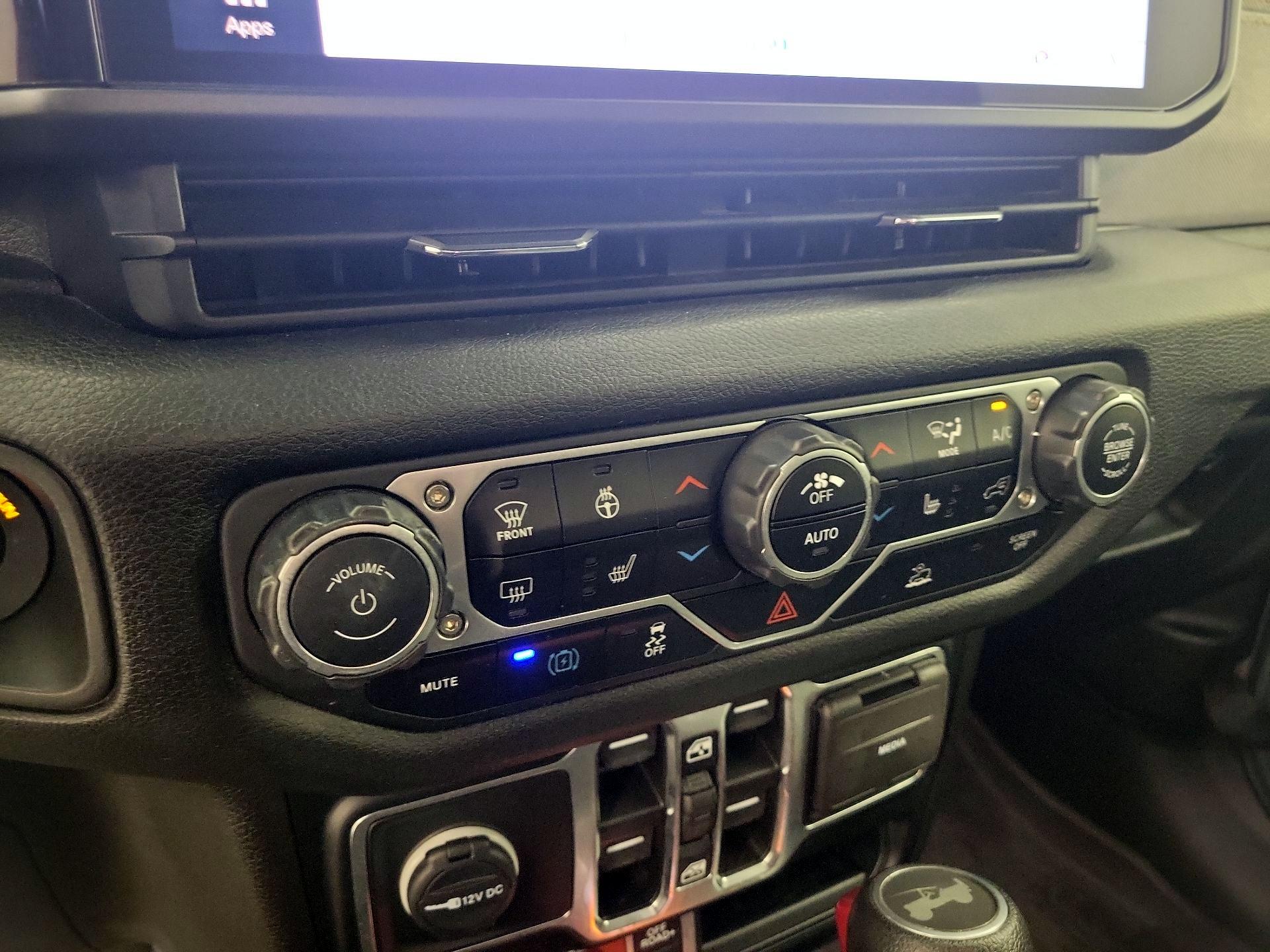 Thumbnail: 2024 Jeep Wrangler - 16