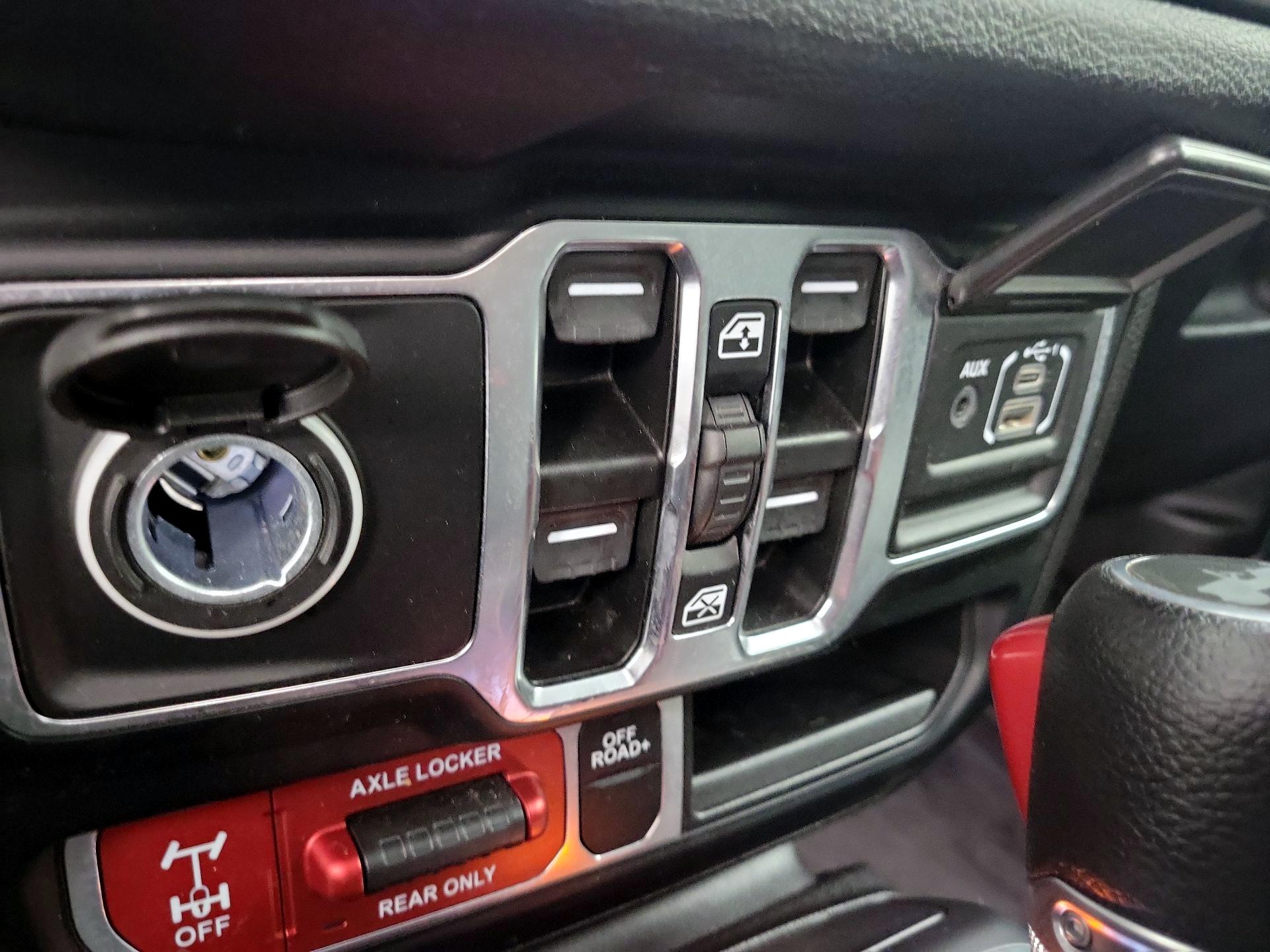 Thumbnail: 2024 Jeep Wrangler - 18