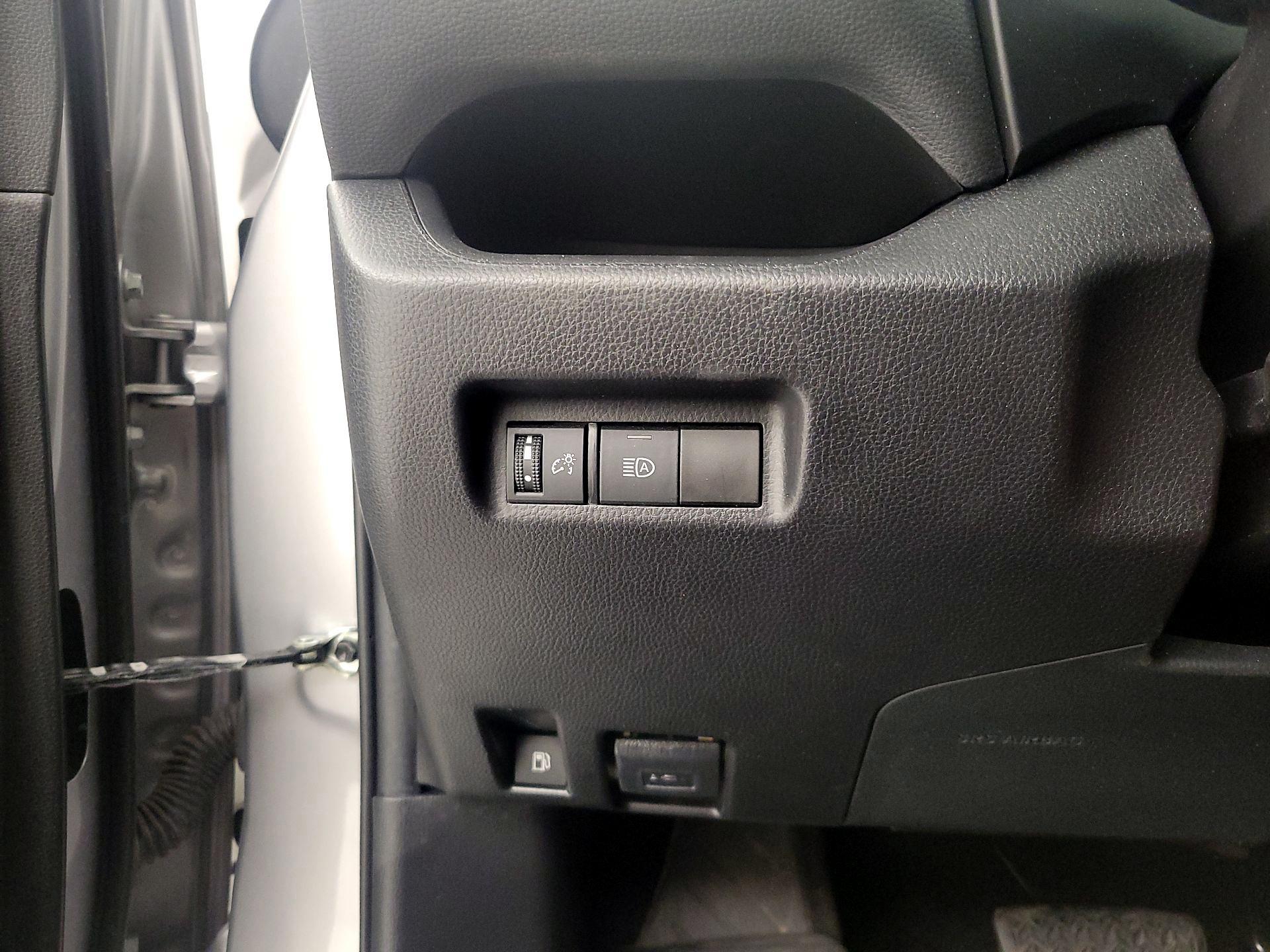 Thumbnail: 2021 Toyota RAV4 - 13