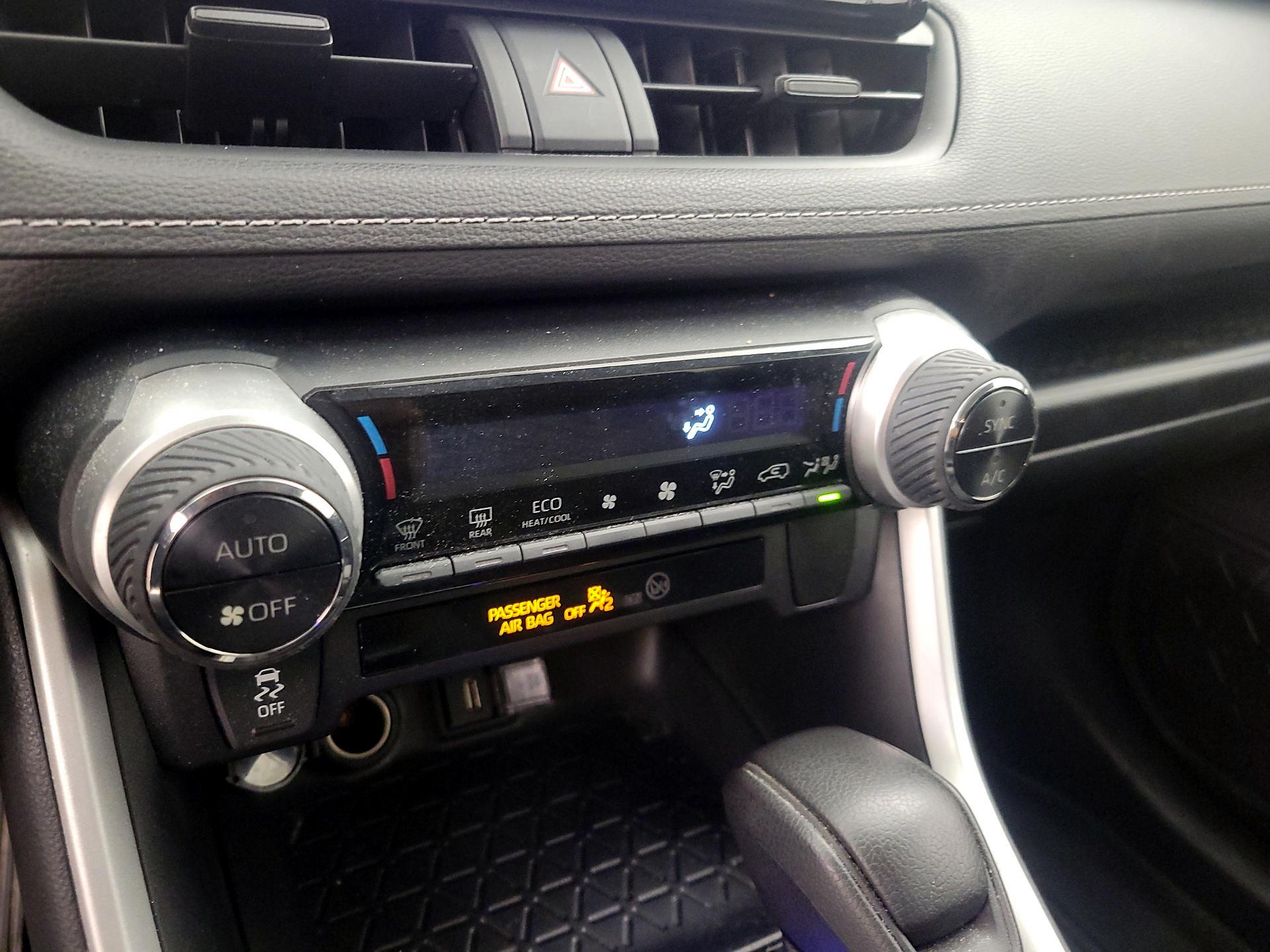 Thumbnail: 2021 Toyota RAV4 - 16