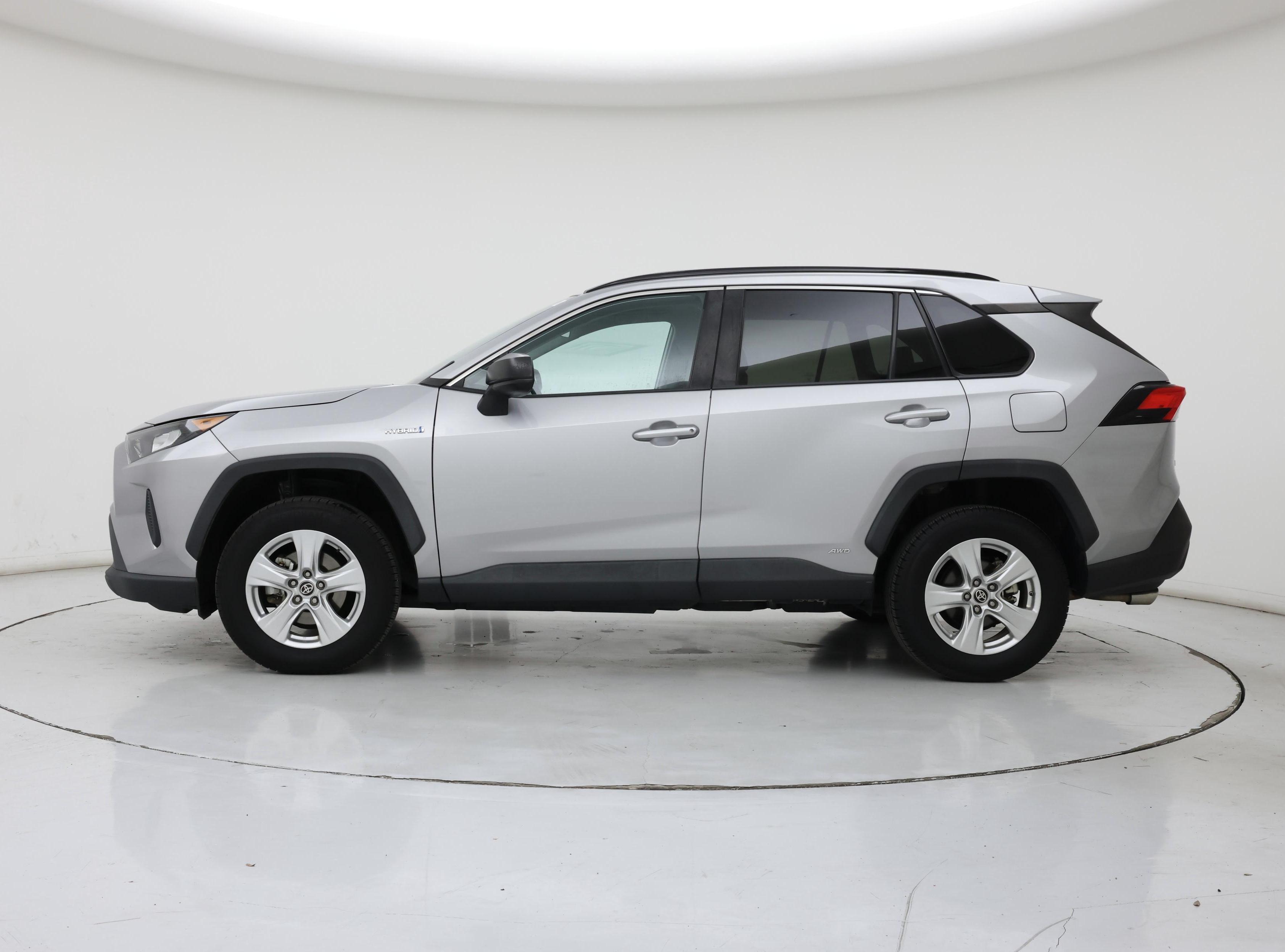Thumbnail: 2021 Toyota RAV4 - 3