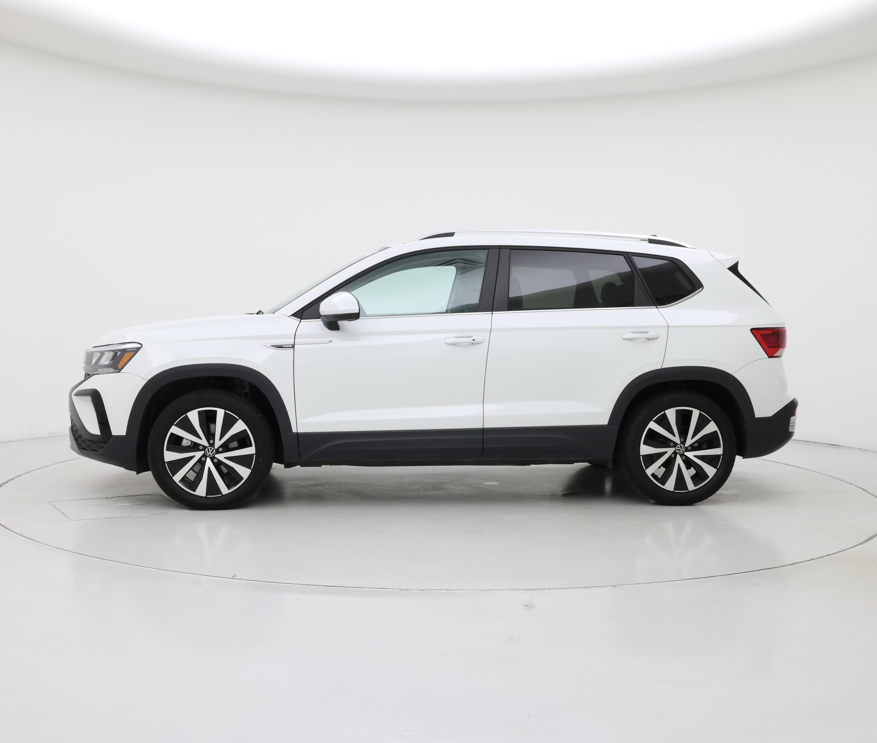 Thumbnail: 2023 Volkswagen Taos - 3