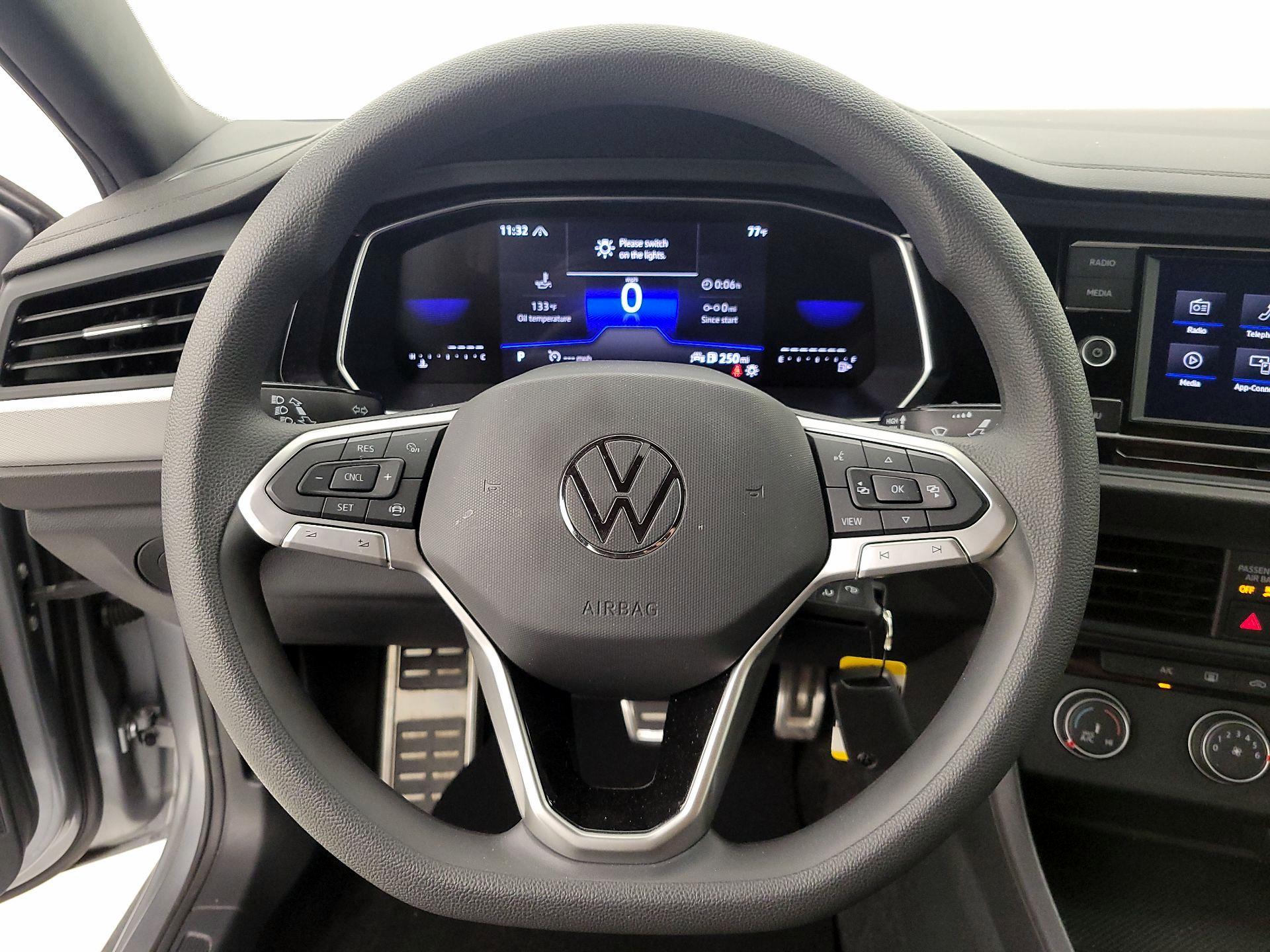 Thumbnail: 2023 Volkswagen Jetta - 10