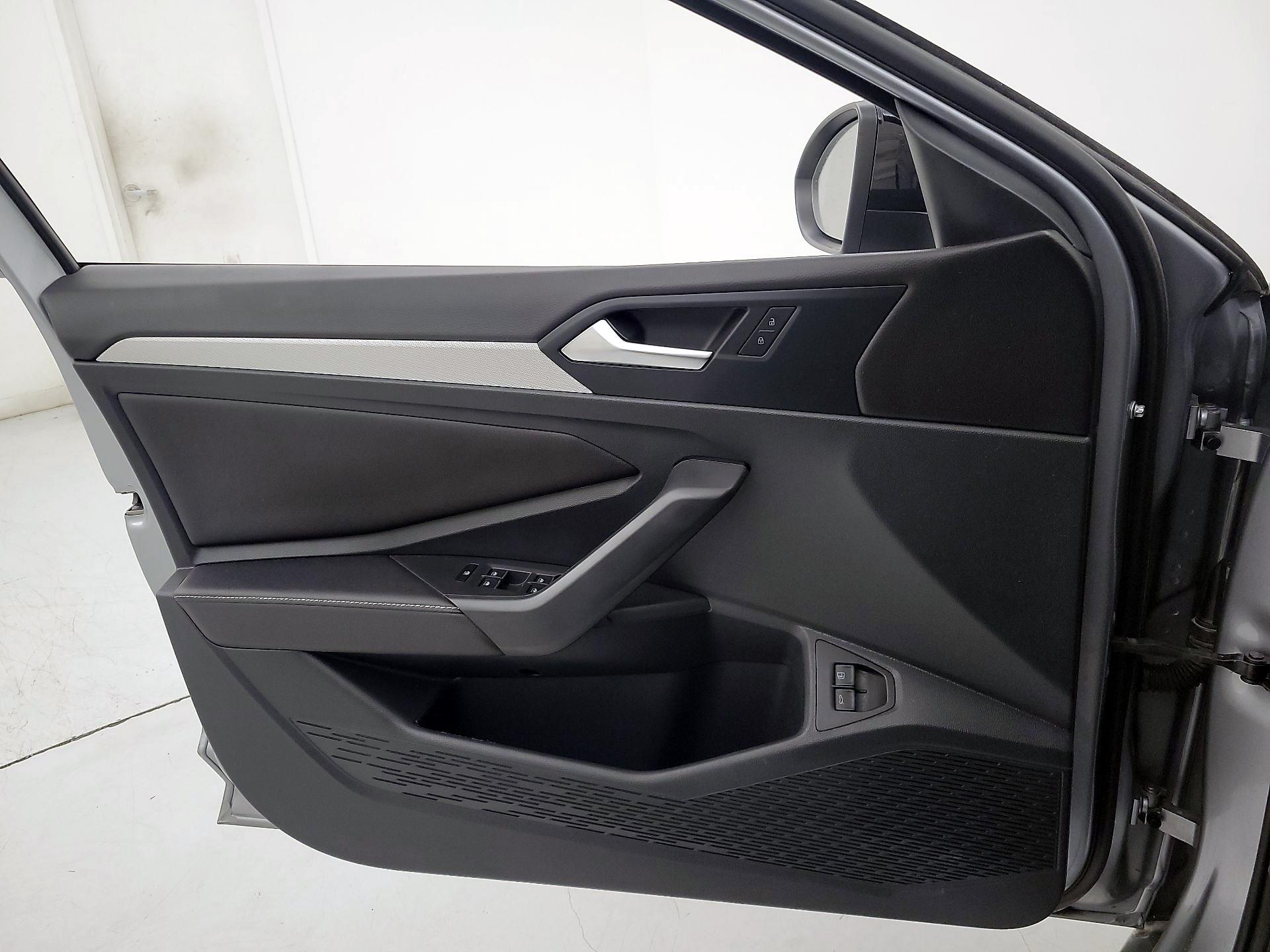 Thumbnail: 2023 Volkswagen Jetta - 12