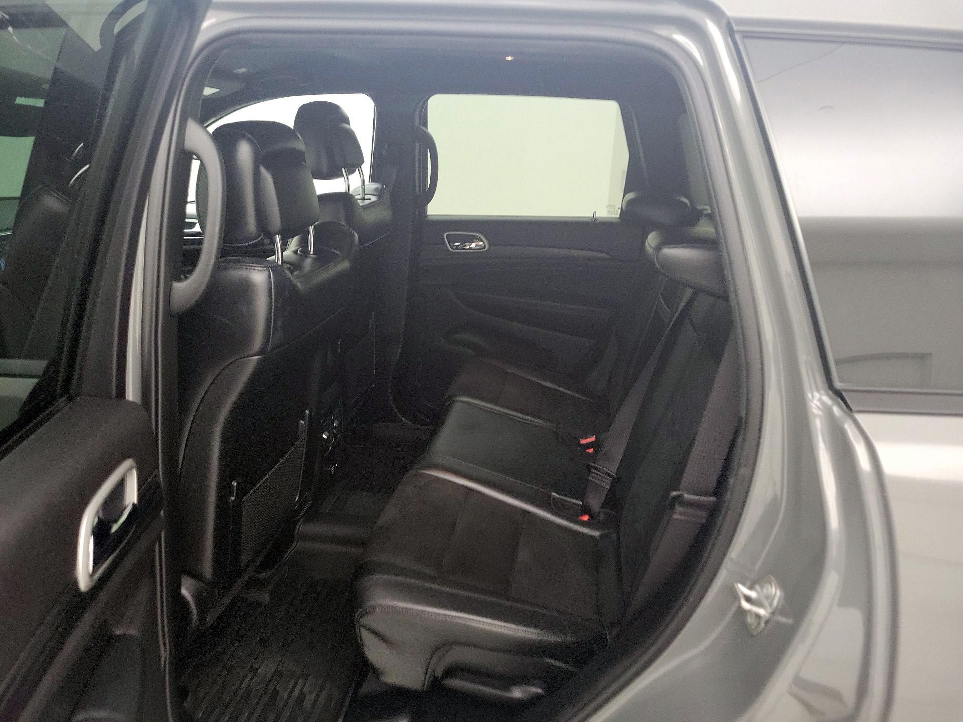 Thumbnail: 2020 Jeep Grand Cherokee - 20