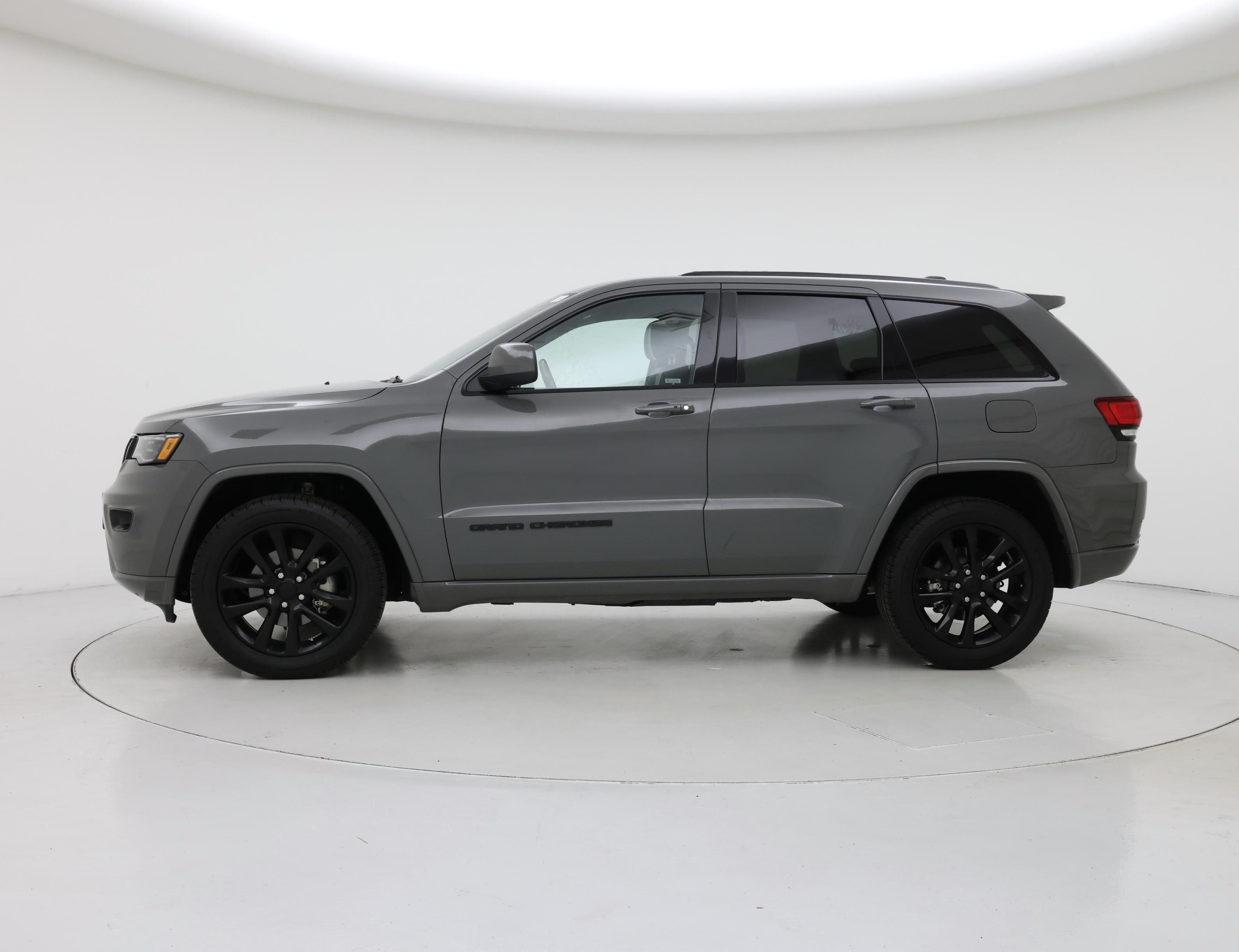 Thumbnail: 2020 Jeep Grand Cherokee - 3