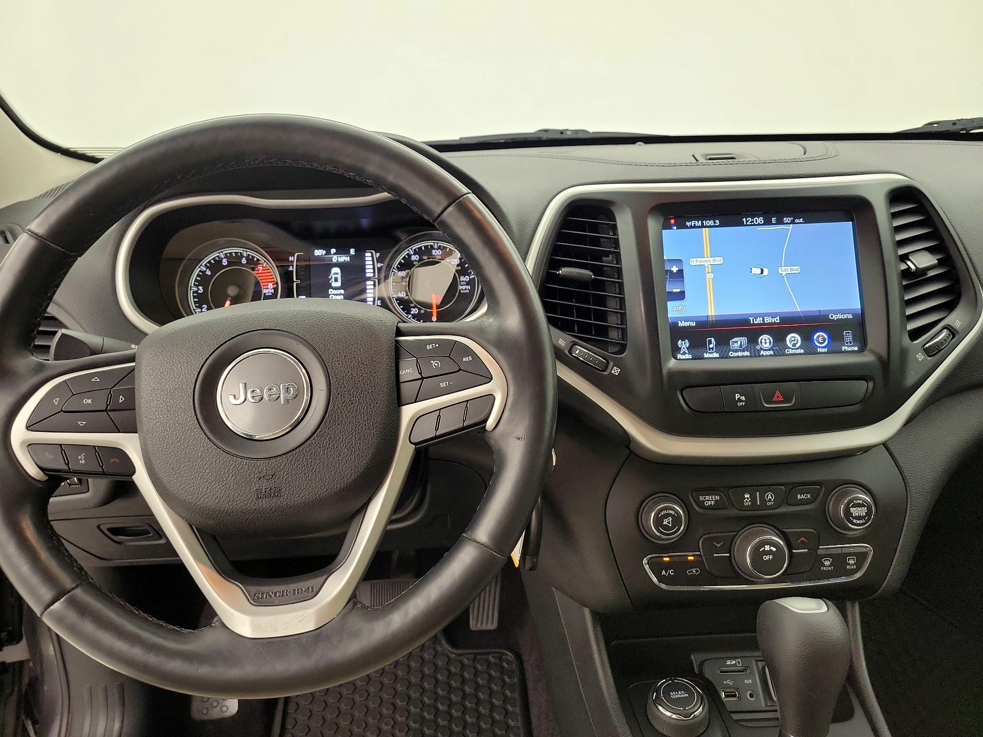 Thumbnail: 2018 Jeep Cherokee - 9