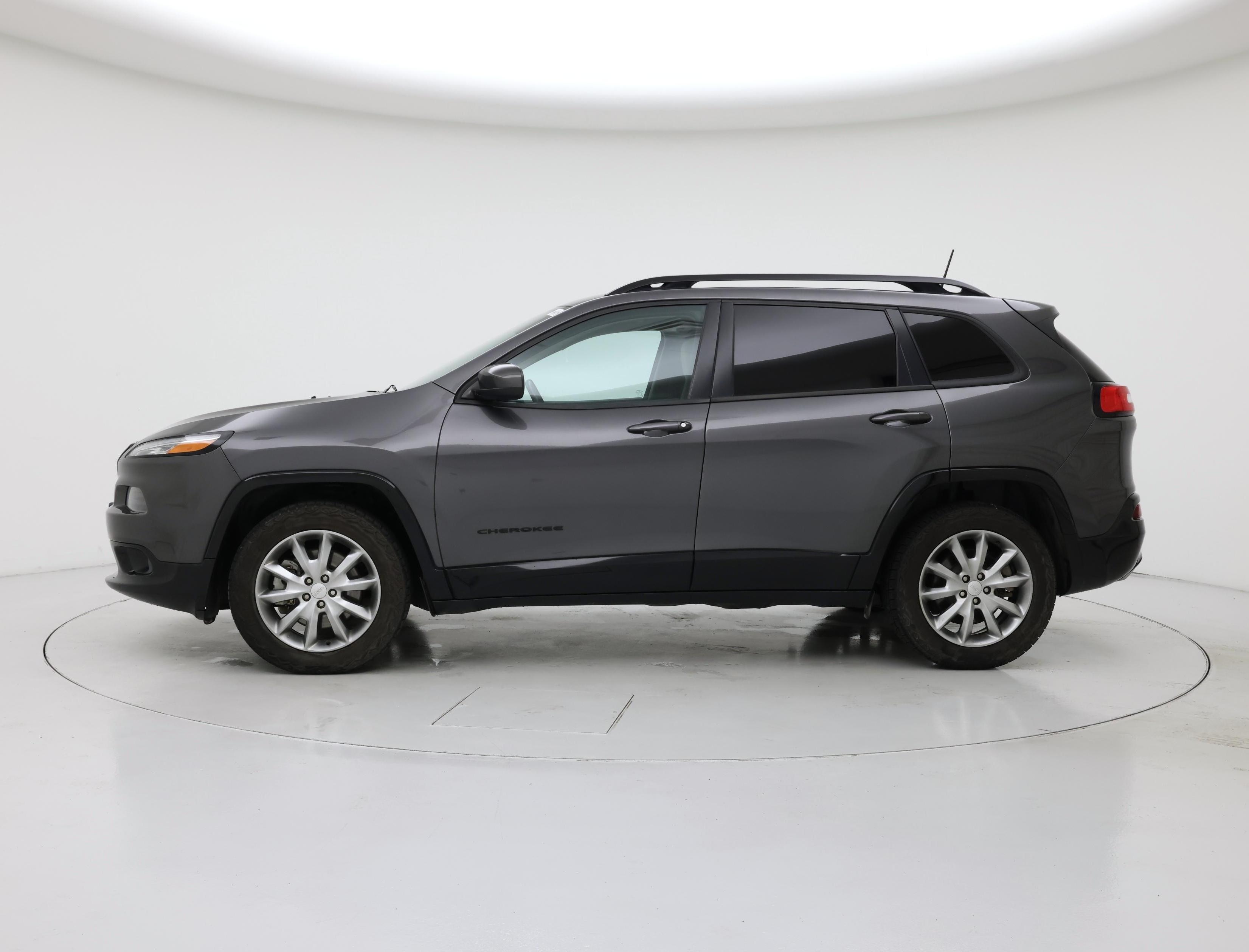 Thumbnail: 2018 Jeep Cherokee - 3