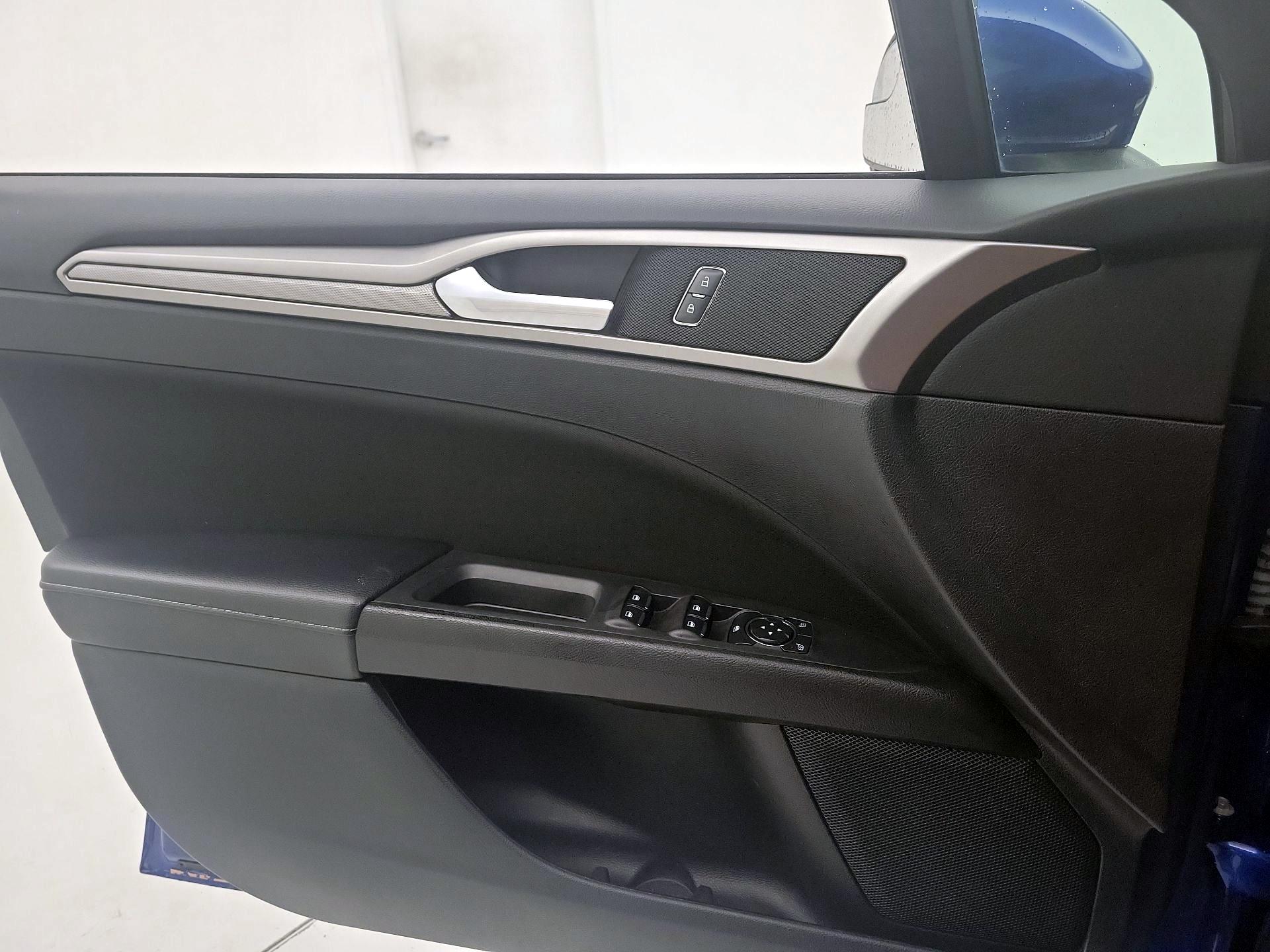 Thumbnail: 2018 Ford Fusion - 12