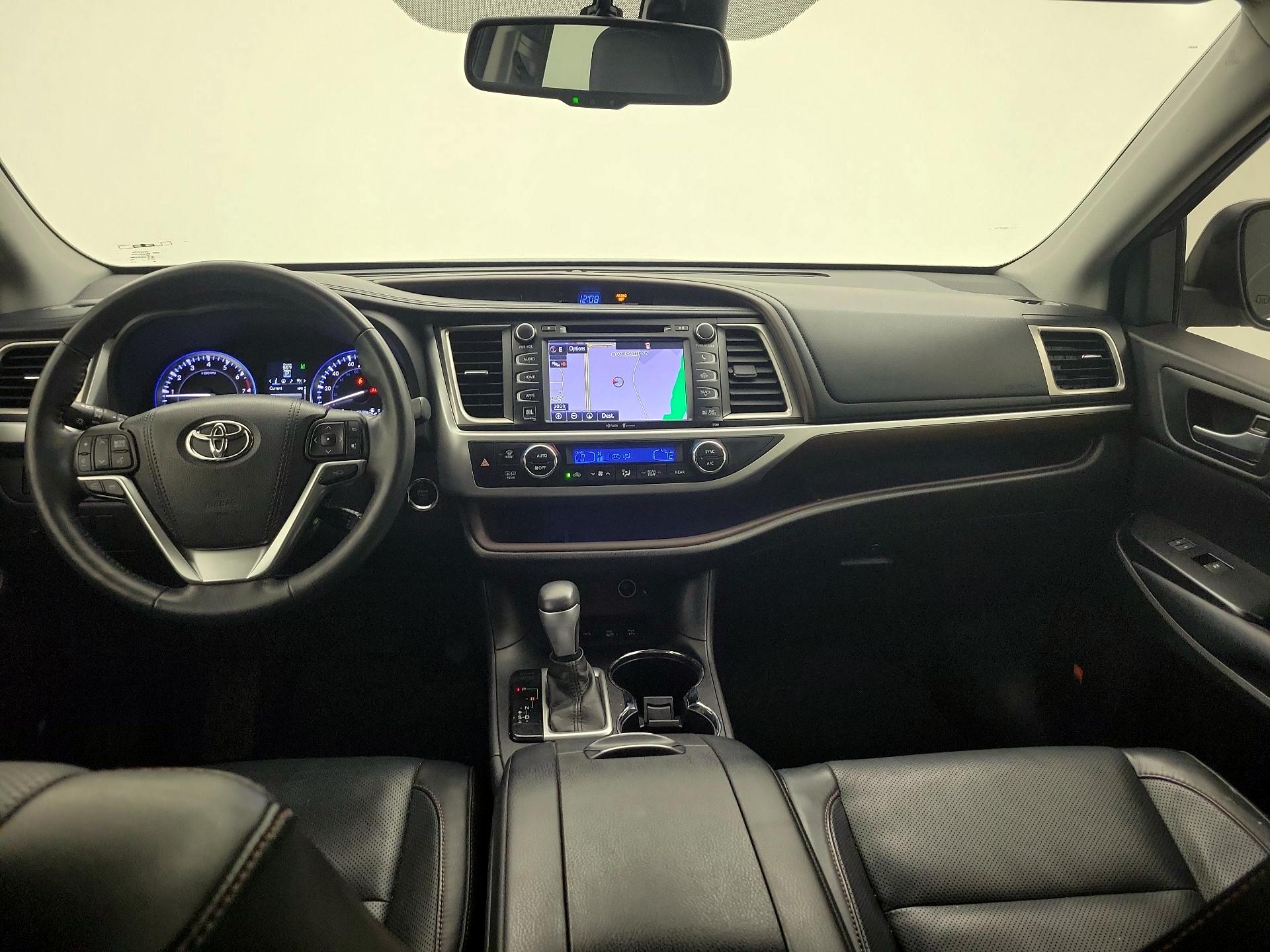 Thumbnail: 2015 Toyota Highlander - 9