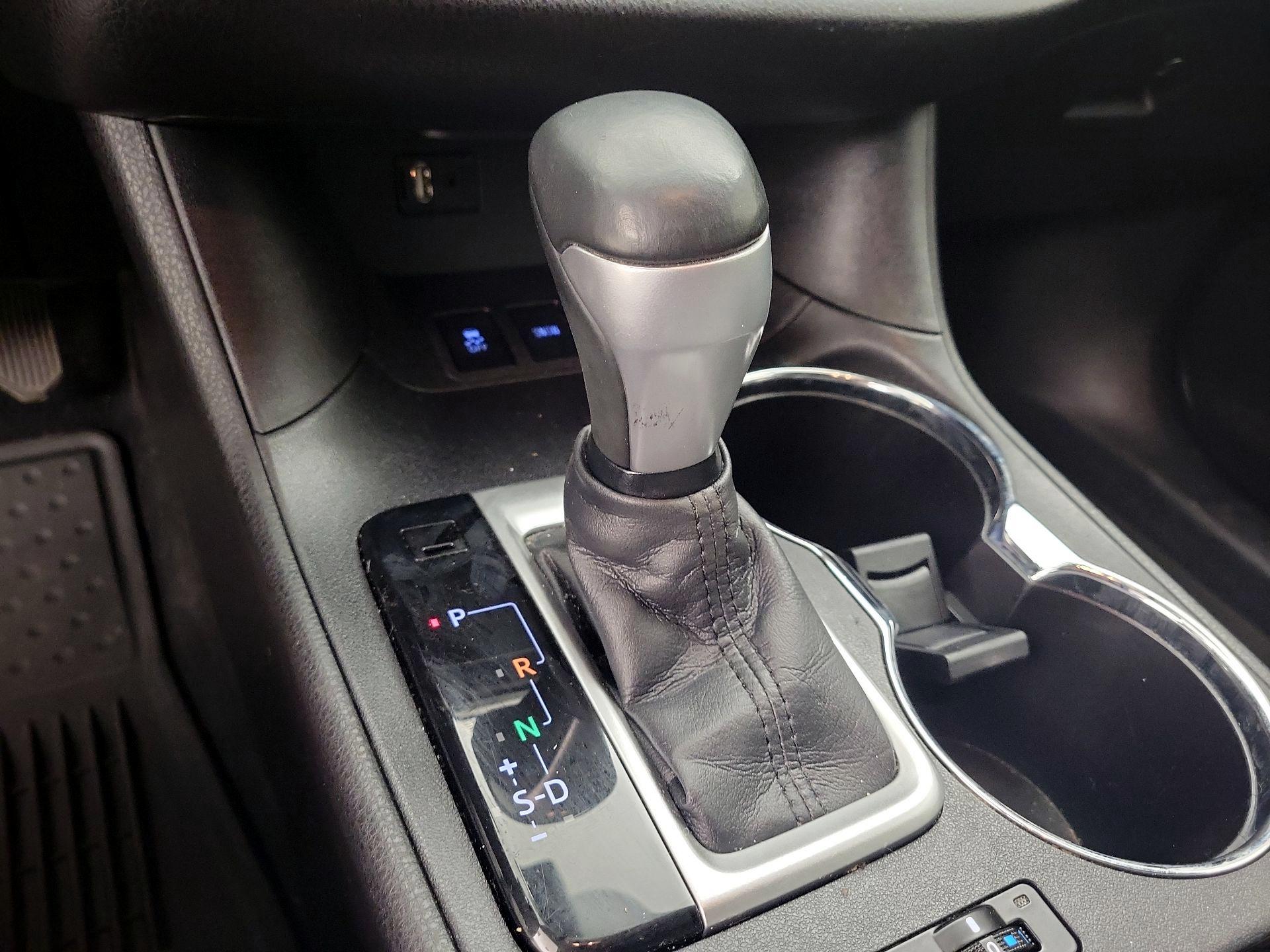 Thumbnail: 2015 Toyota Highlander - 18