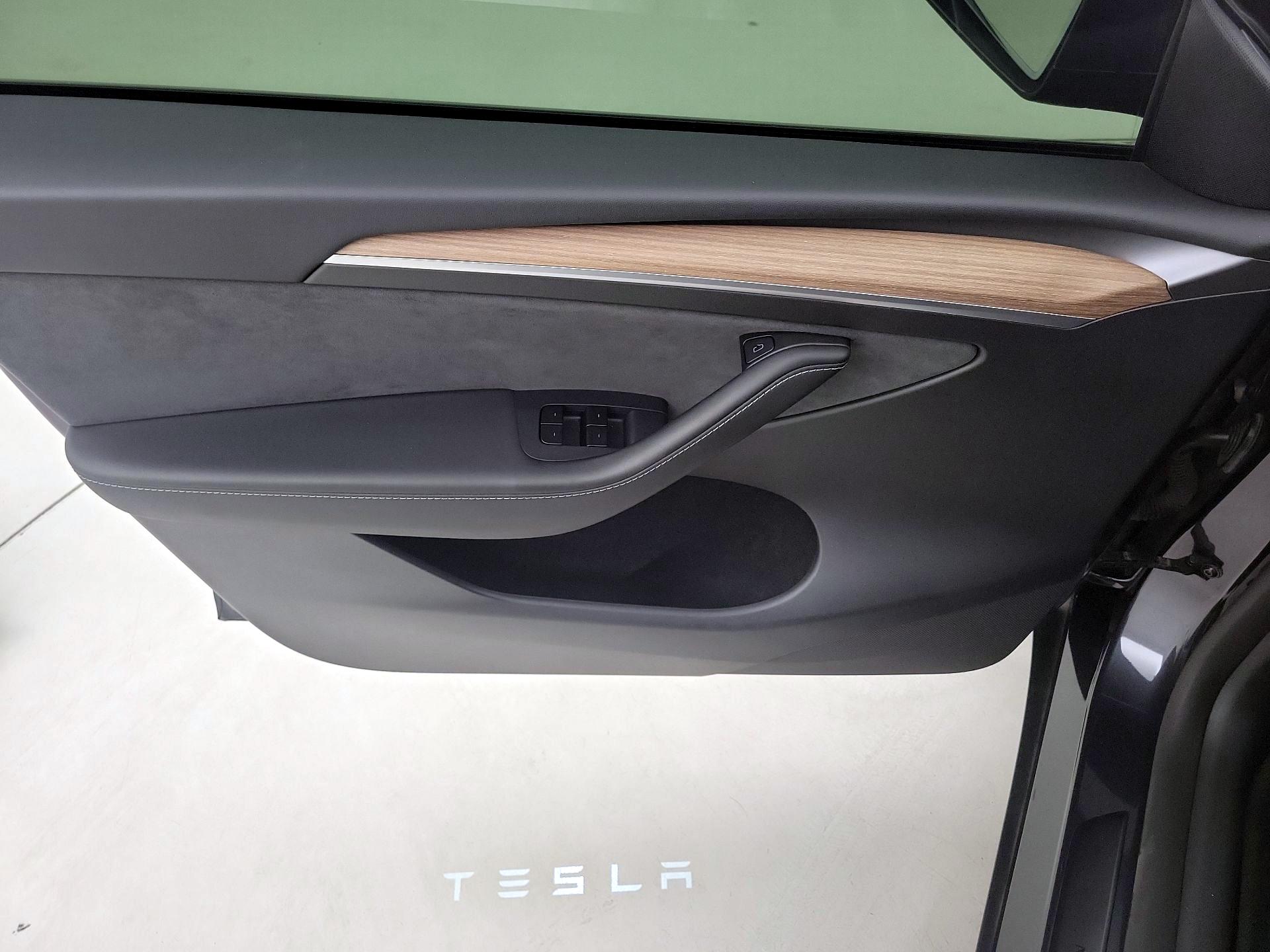 Thumbnail: 2025 Tesla Model Y - 12